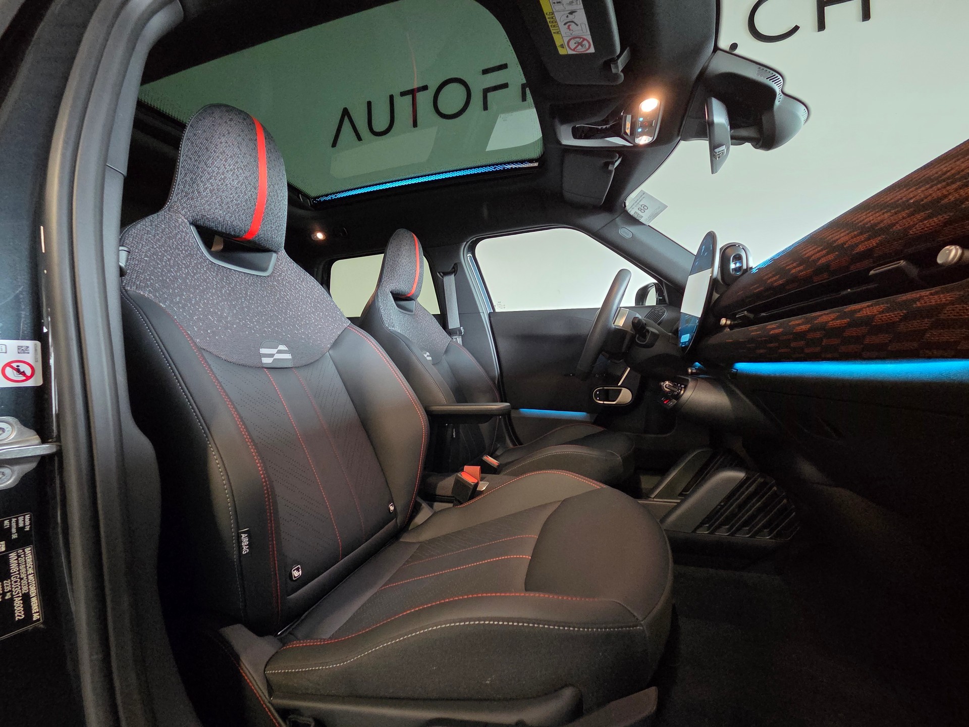 MINI Aceman SE JCW Trim-image-6