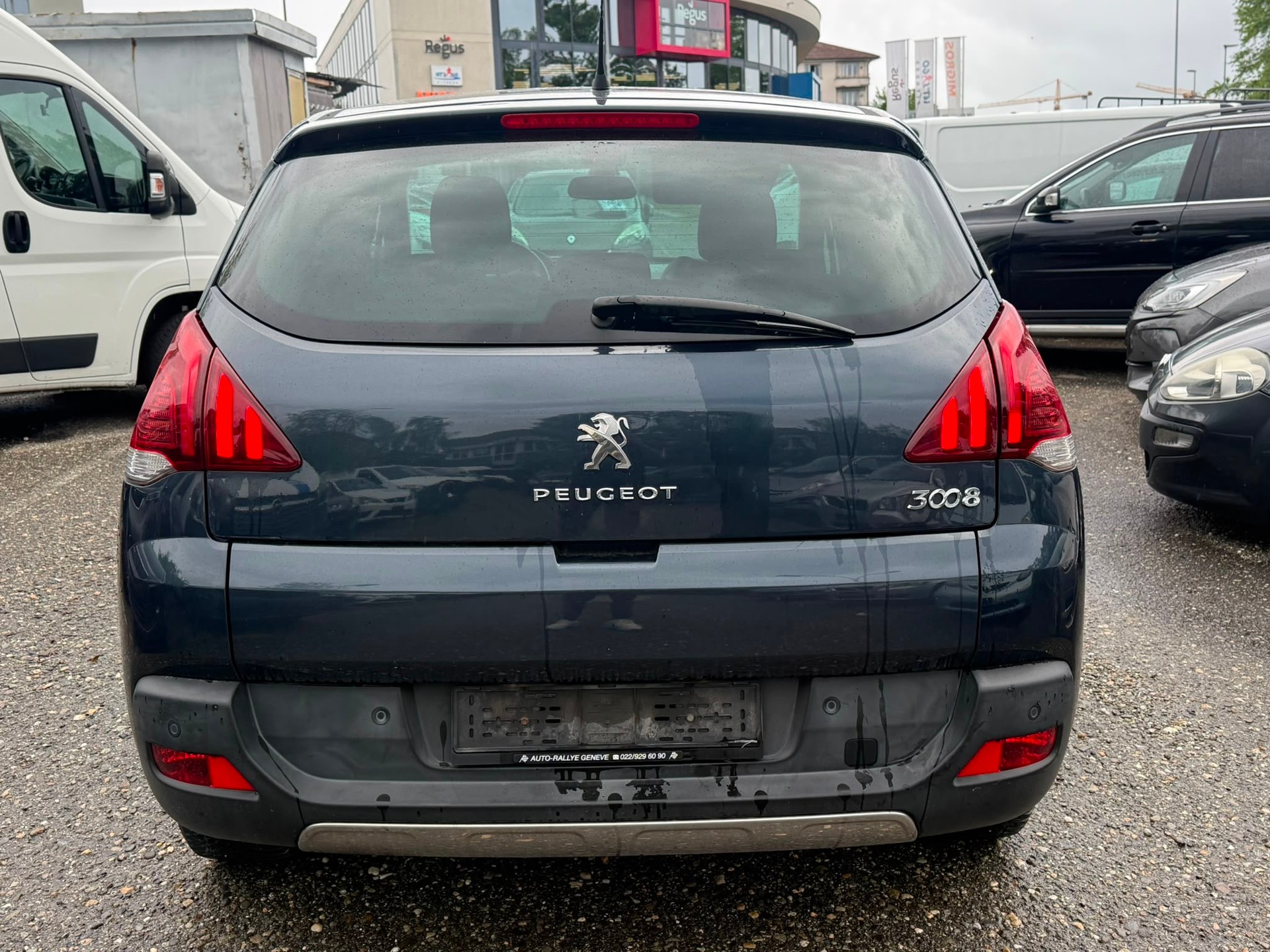 PEUGEOT 3008 1.6 HDI Business automatique-image-7