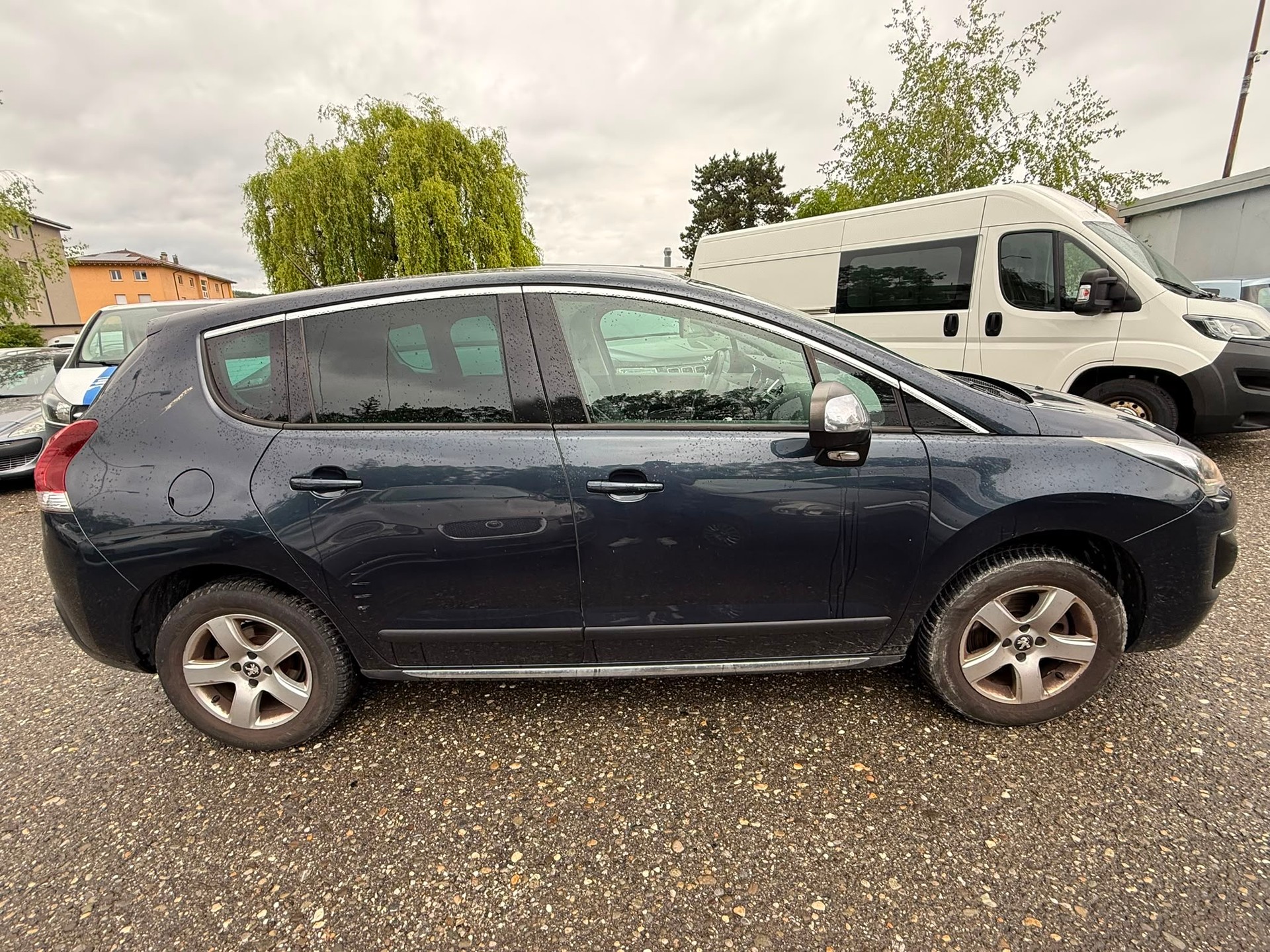 PEUGEOT 3008 1.6 HDI Business automatique-image-3