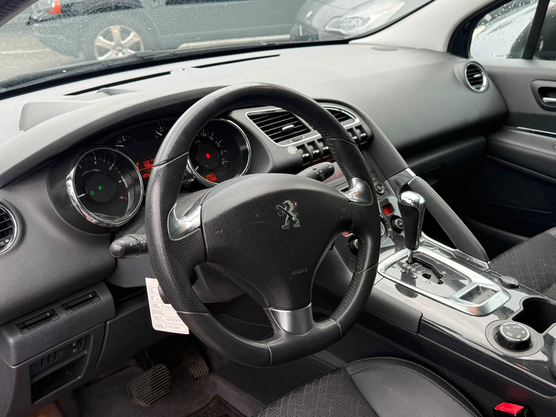 PEUGEOT 3008 1.6 HDI Business automatique-image-12