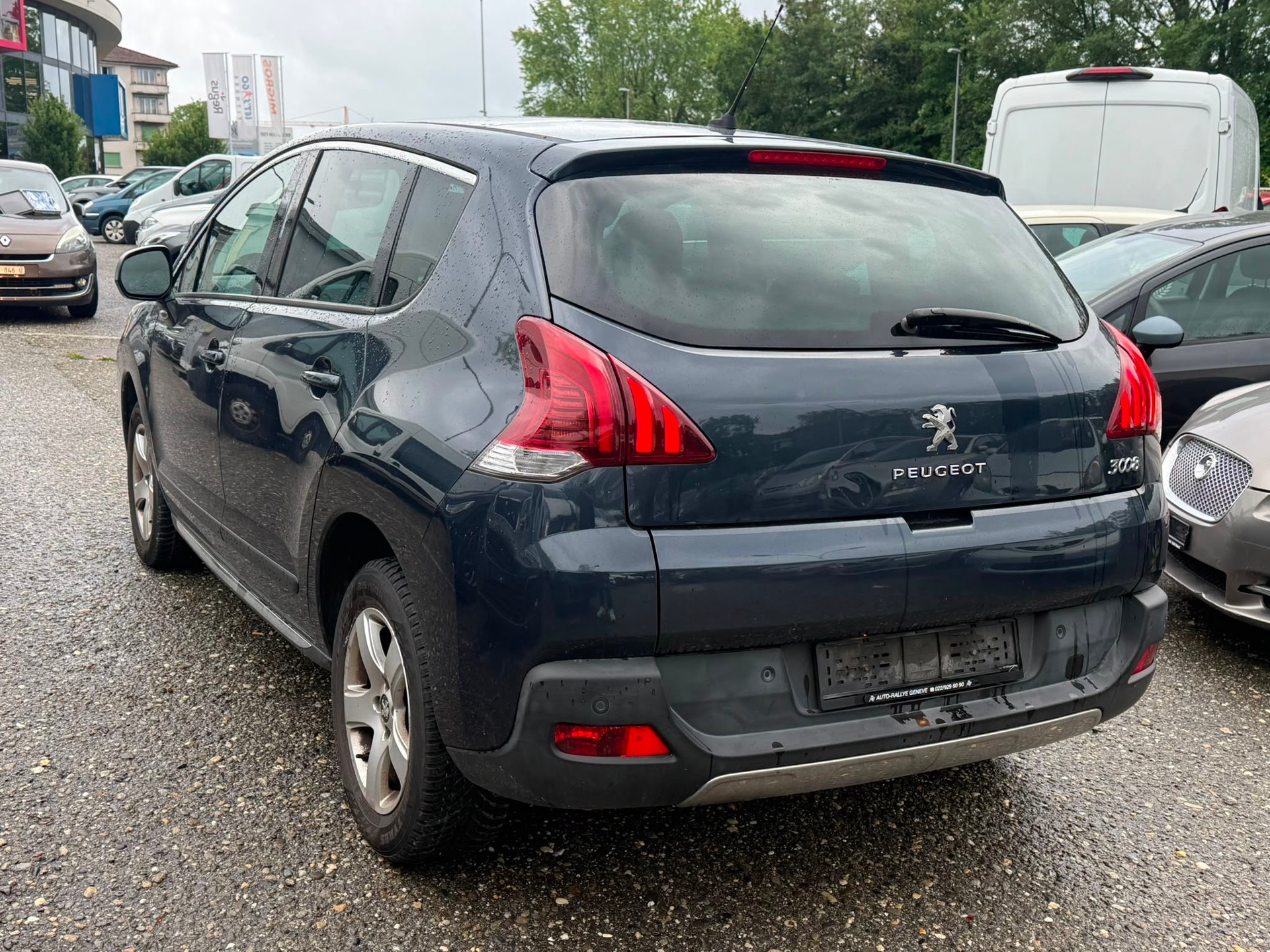 PEUGEOT 3008 1.6 HDI Business automatique-image-6