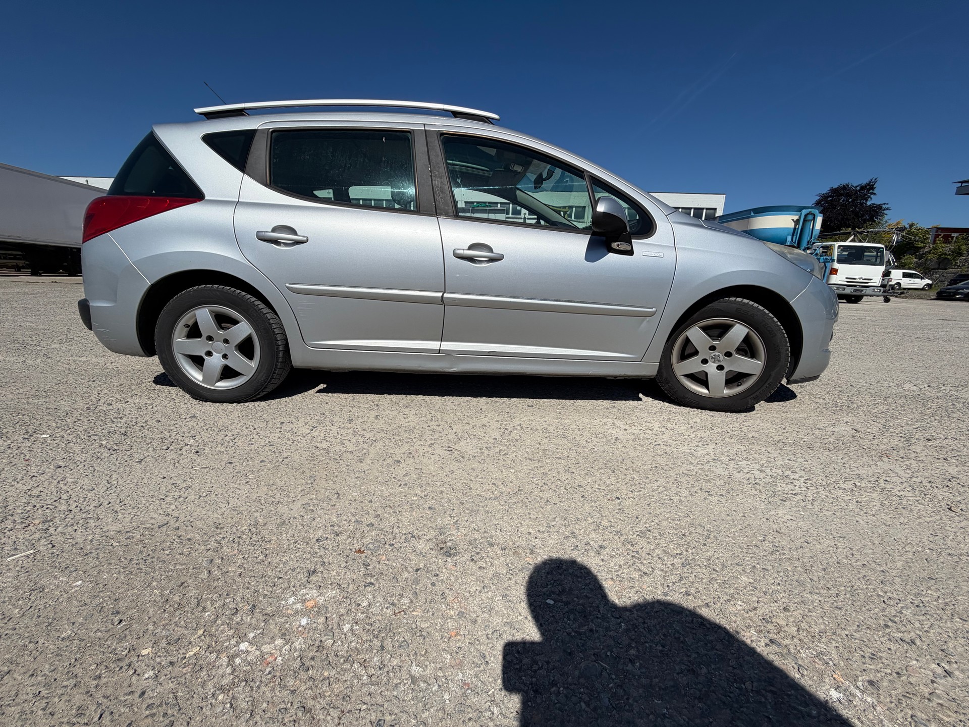 PEUGEOT 207 SW 1.4 16V Sport-image-2