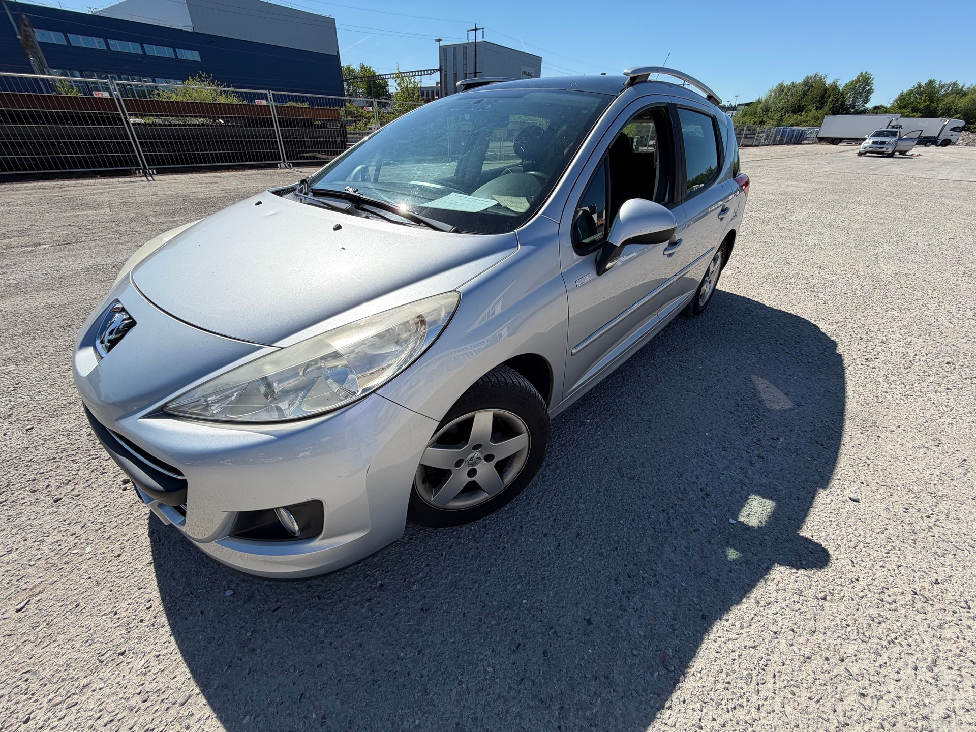 PEUGEOT 207 SW 1.4 16V Sport-image-1