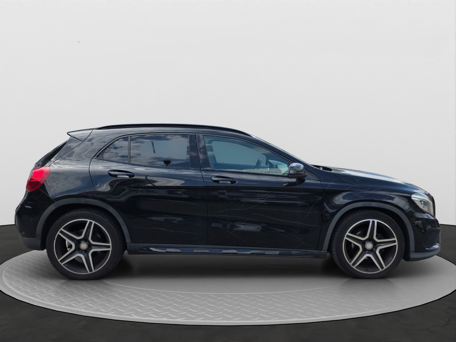MERCEDES-BENZ GLA 200 CDI AMG Line 4Matic 7G-DCT-image-3
