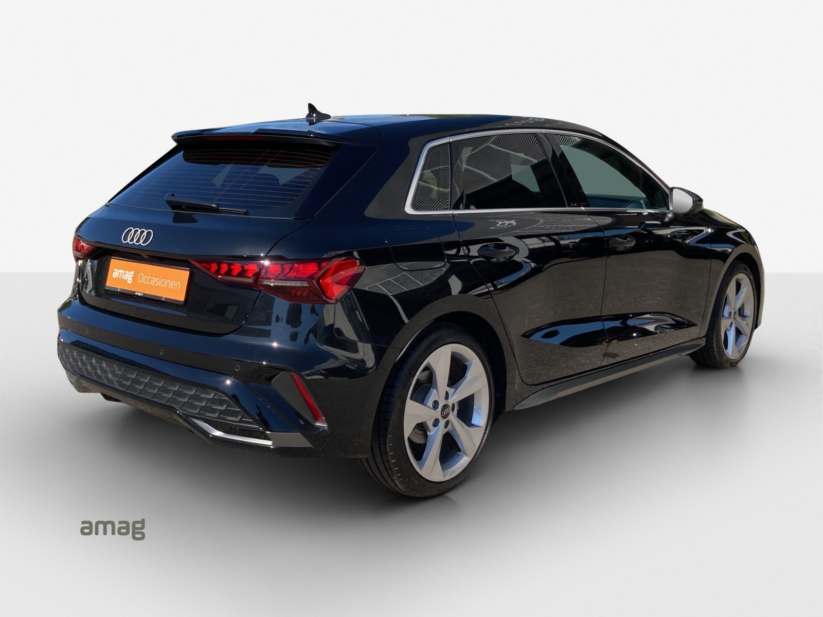 AUDI A3 Sportback 35 TFSI S line S-tronic-image-4