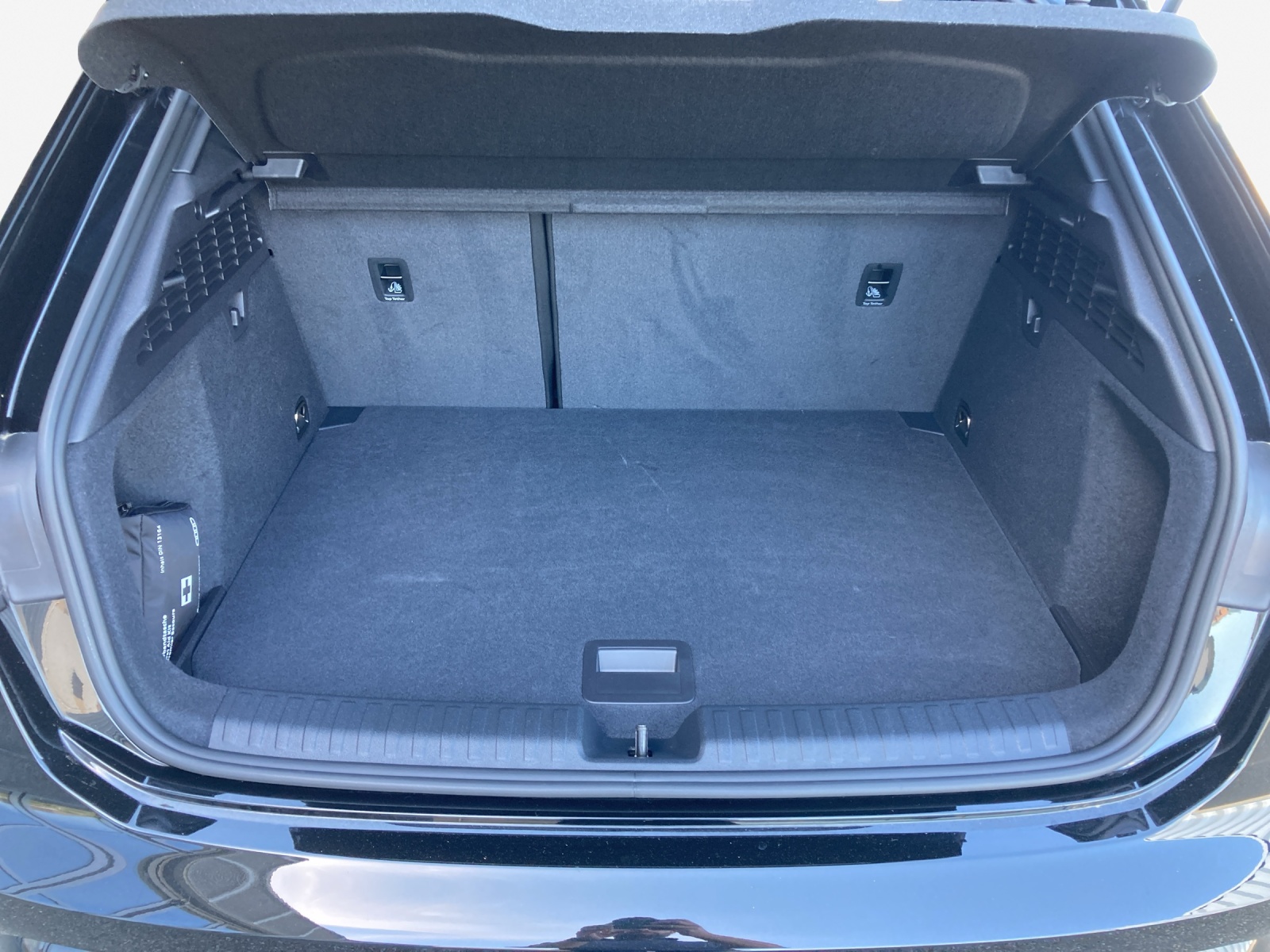 AUDI A3 Sportback 35 TFSI S line S-tronic-image-12