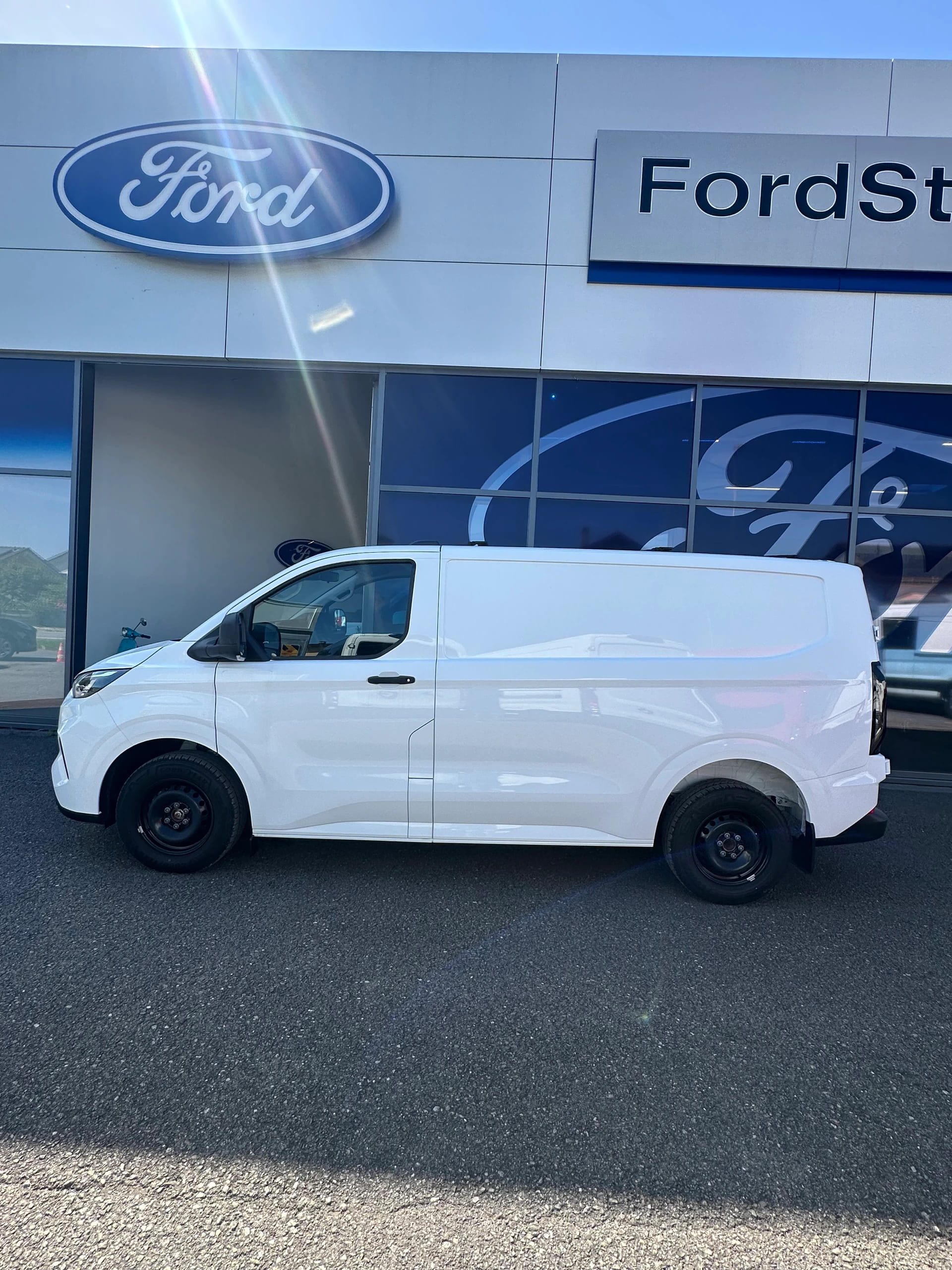 FORD Transit Custom Van 320 L1 2.0 EcoBl Trend/136CV/Aut.-image-2