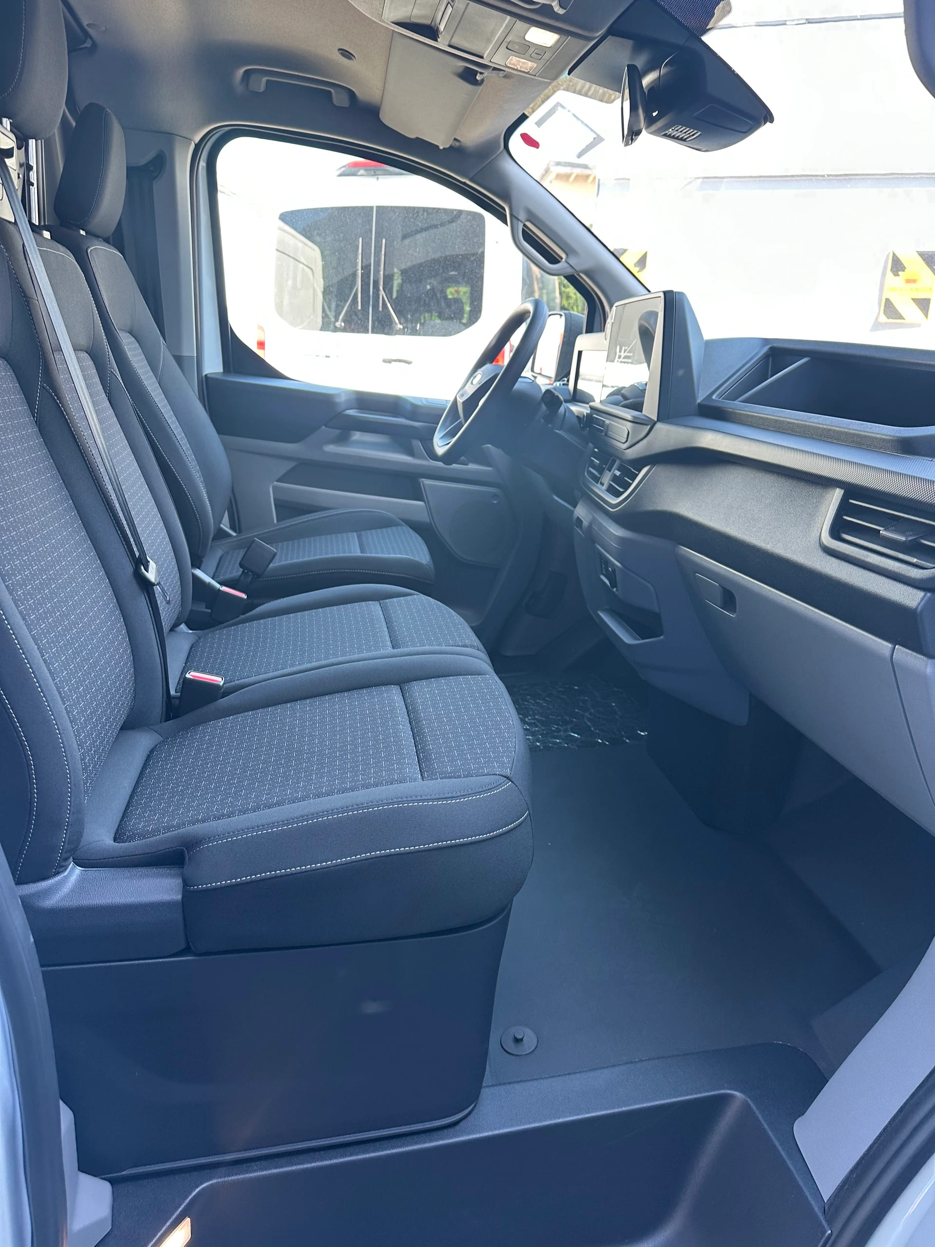 FORD Transit Custom Van 320 L1 2.0 EcoBl Trend/136CV/Aut.-image-12