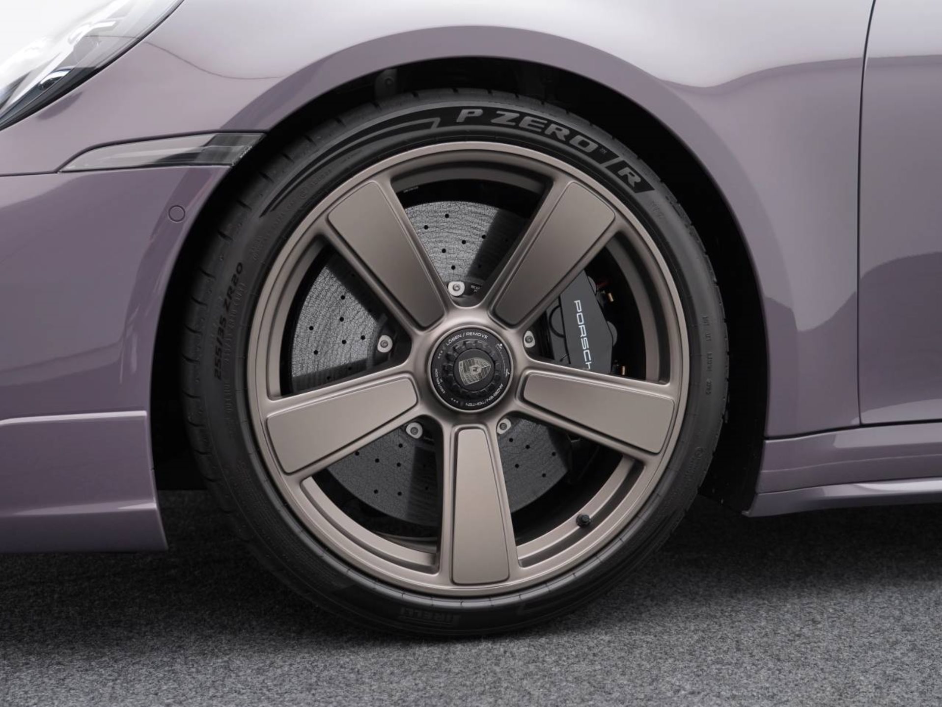 PORSCHE 911 Turbo S-image-10
