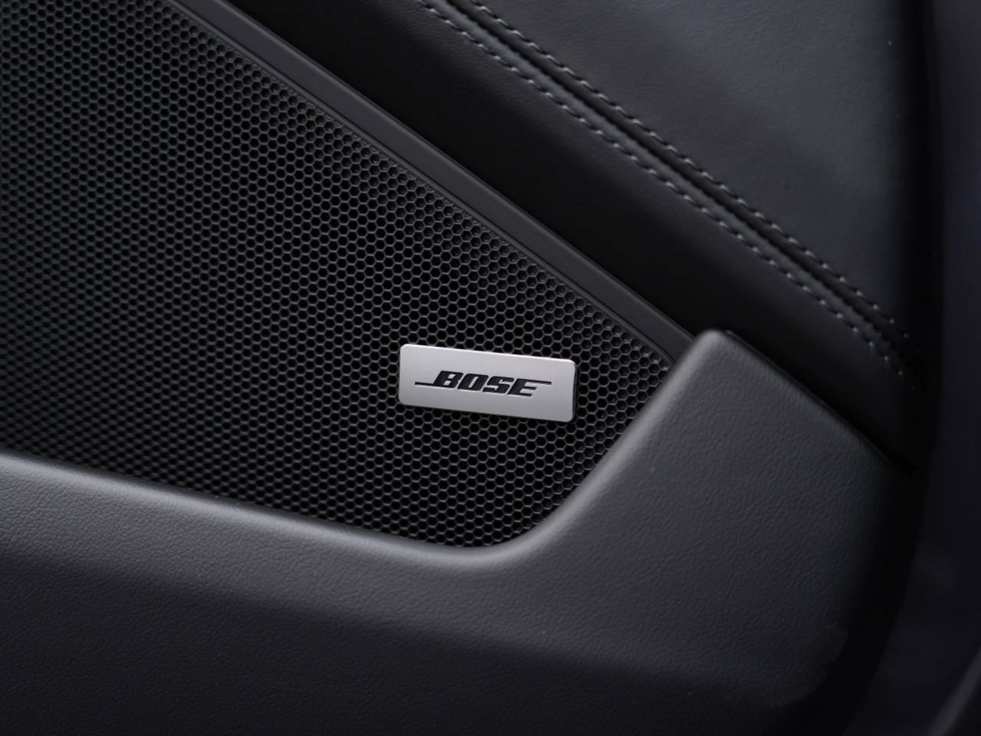 PORSCHE 911 Turbo S-image-29