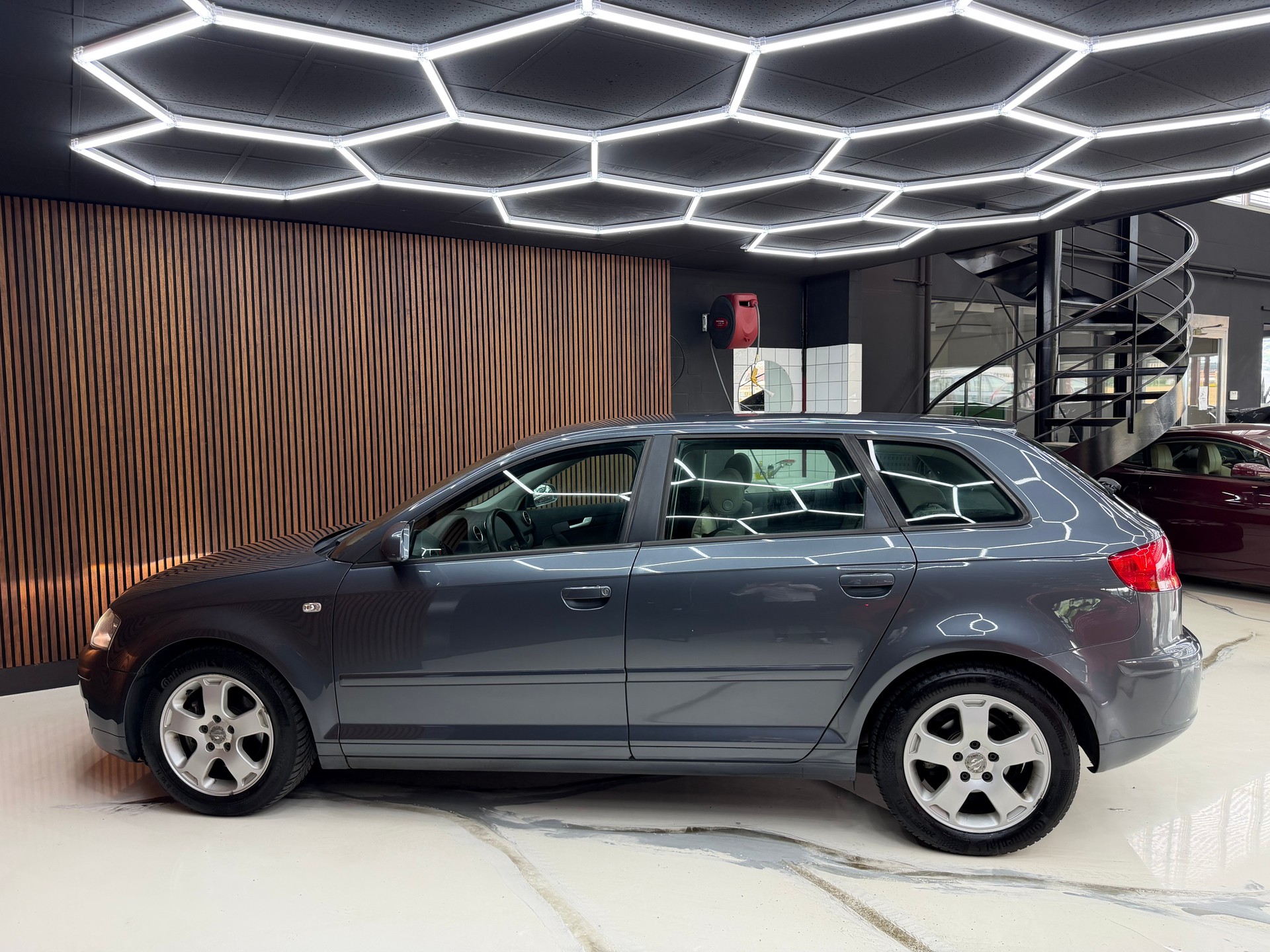 AUDI A3 2.0 FSI Attraction-image-7