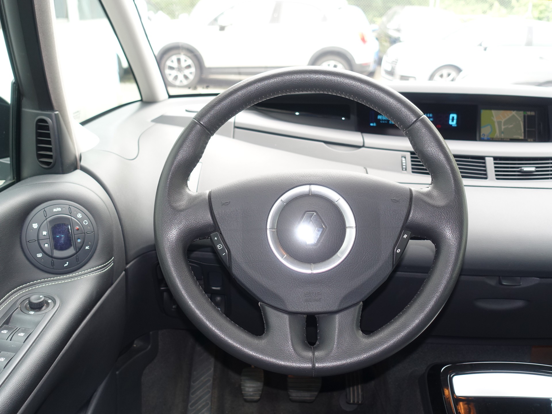 RENAULT Grand Espace 2.0 dCi Dynamique-image-13