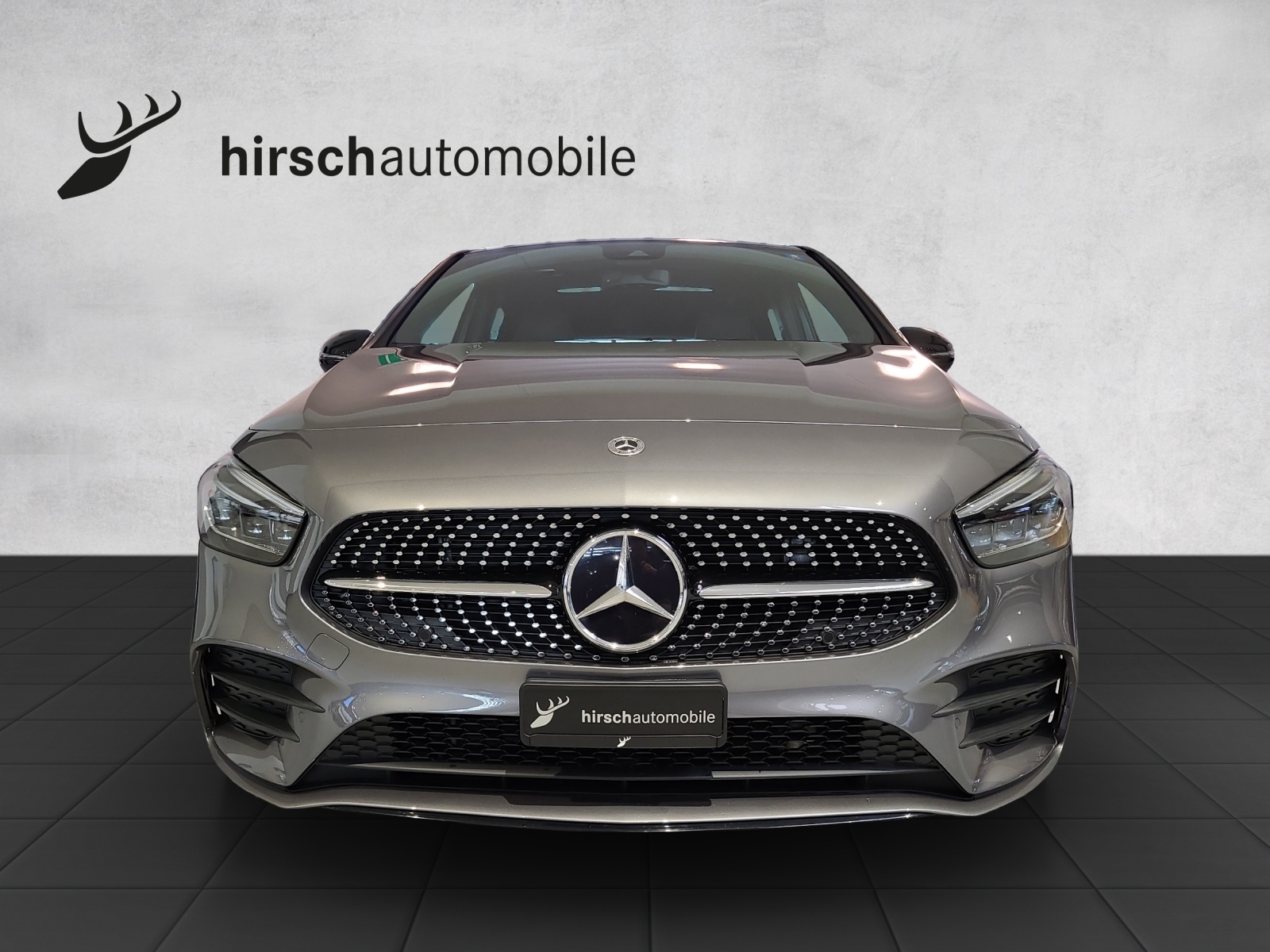 MERCEDES-BENZ B 200 4Matic AMG Line-image-5