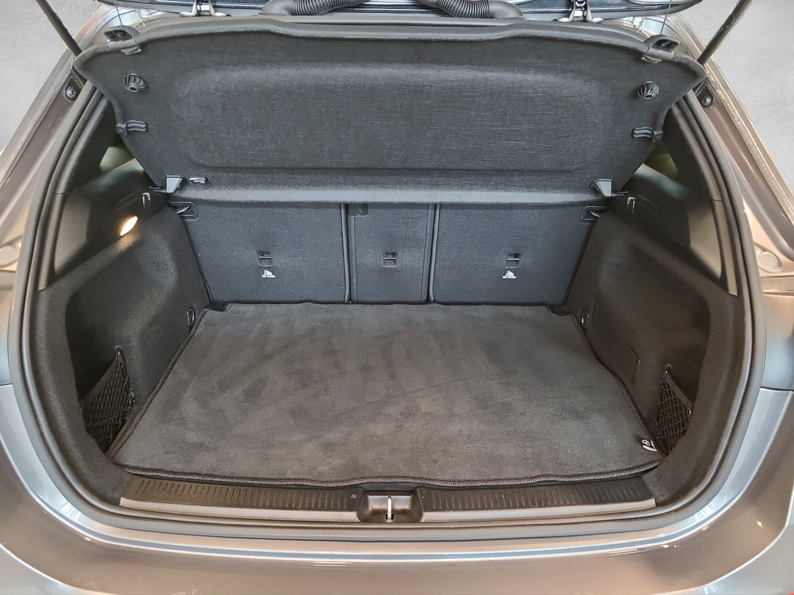 MERCEDES-BENZ B 200 4Matic AMG Line-image-13
