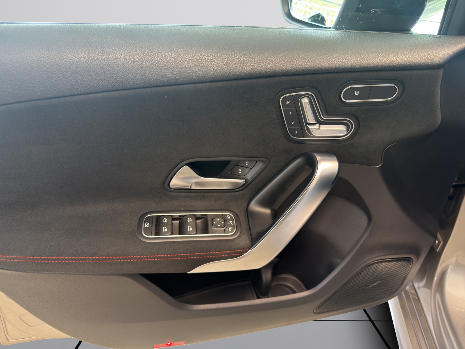 MERCEDES-BENZ A 220 AMG Line 4Matic-image-9