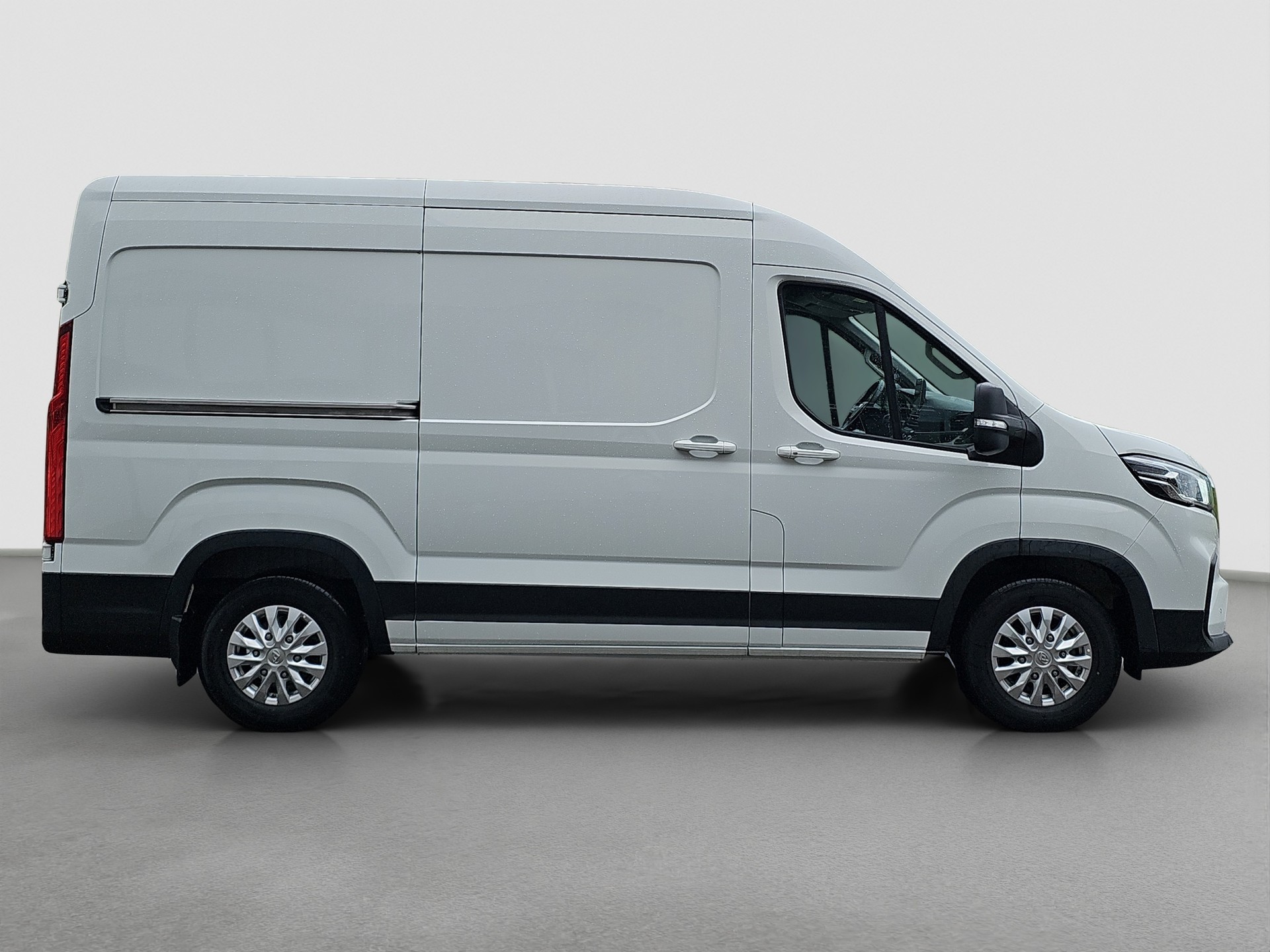 MAXUS eDeliver 9 L2H2 72kWh-image-5