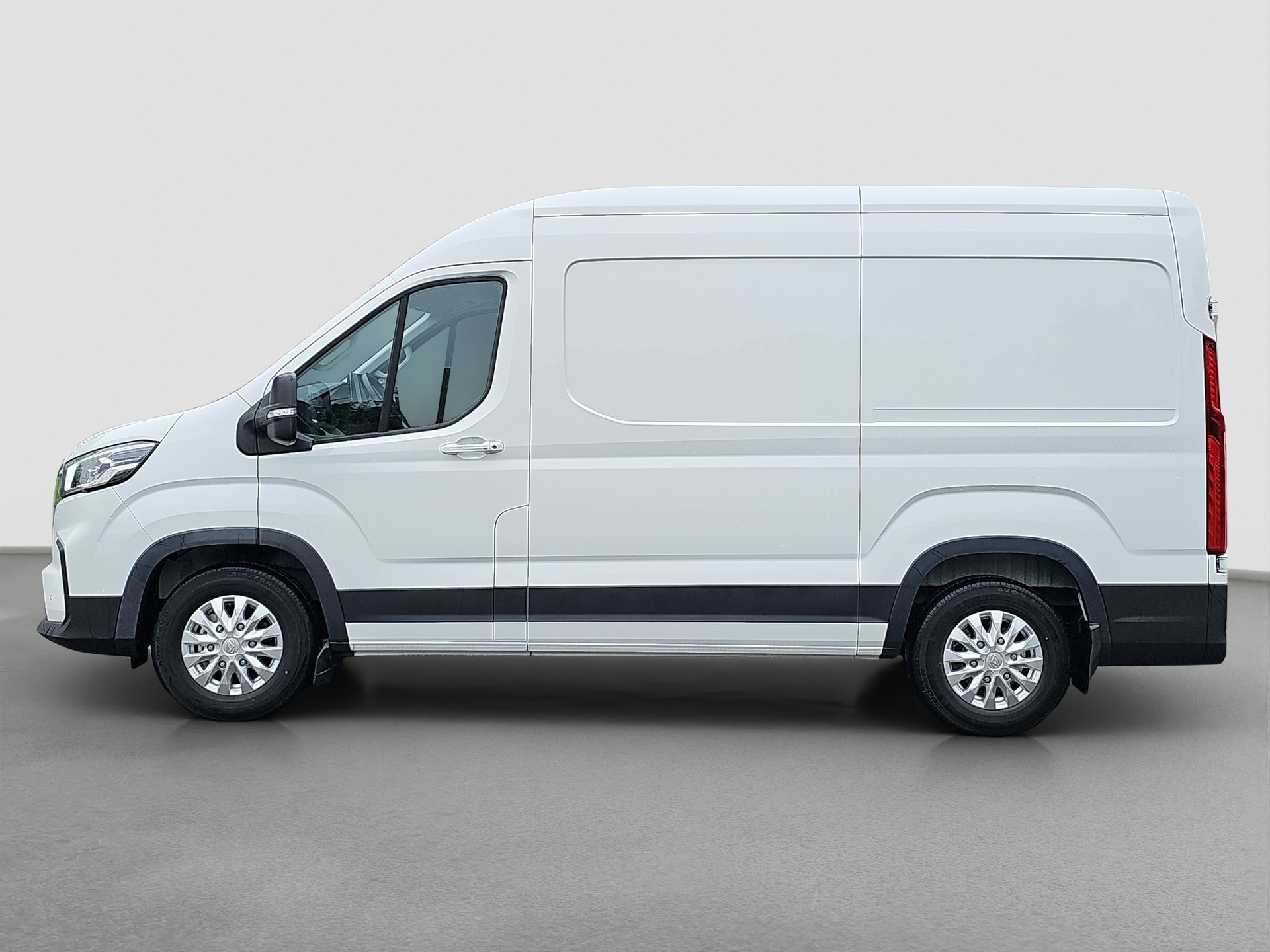 MAXUS eDeliver 9 L2H2 72kWh-image-1