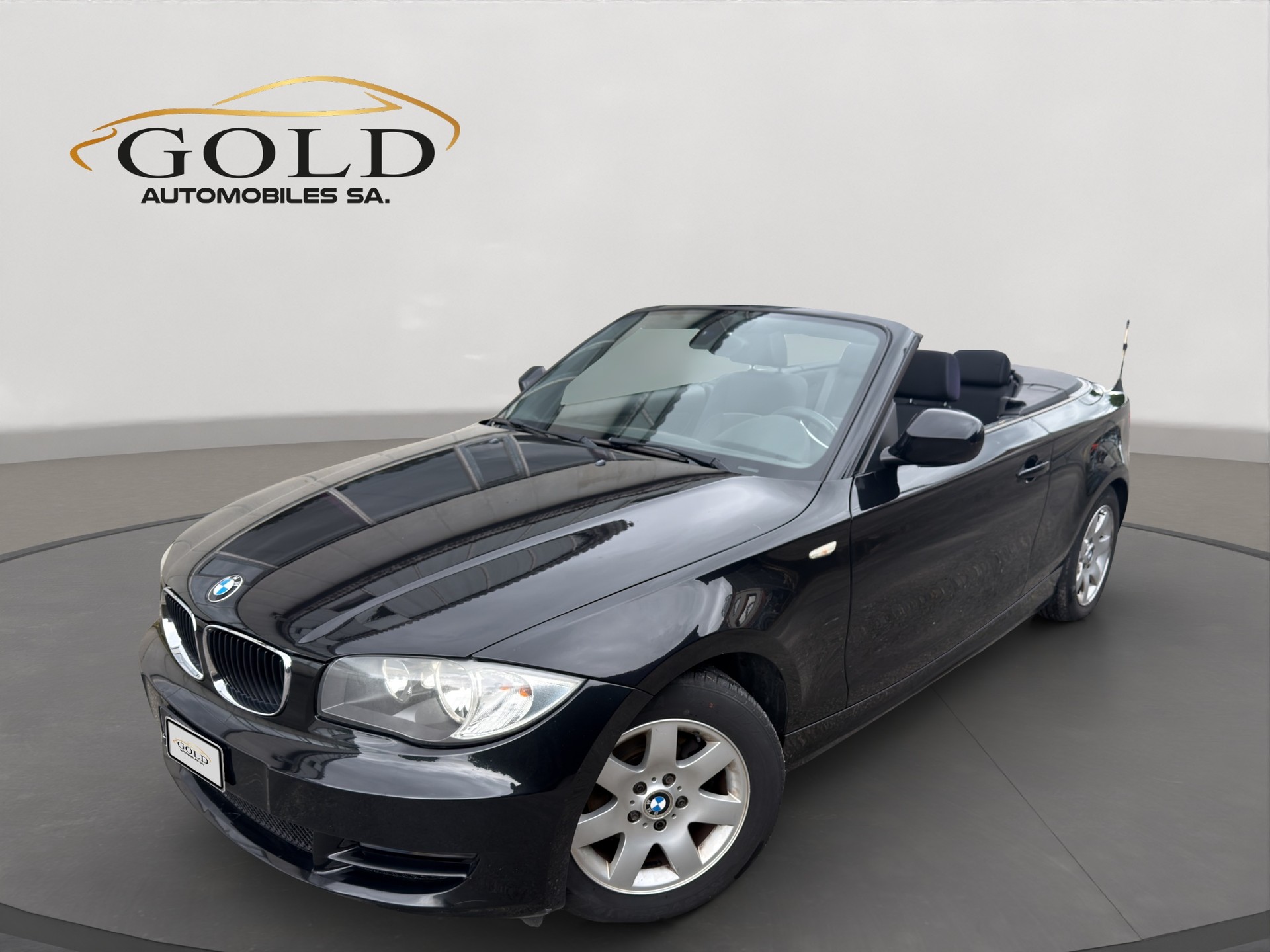 BMW 118d Cabrio-image-0
