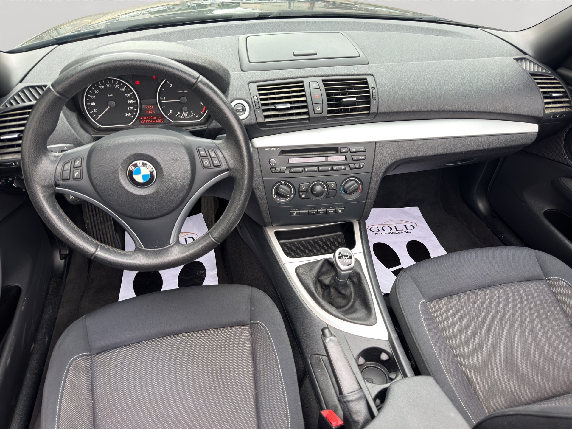 BMW 118d Cabrio-image-2