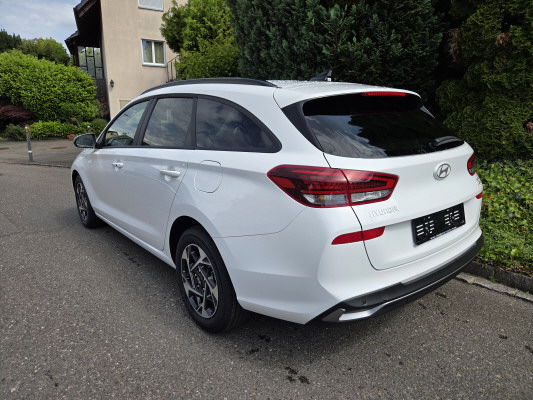 HYUNDAI i30 W 1.6 T-GDi AmpliaDCT-image-3