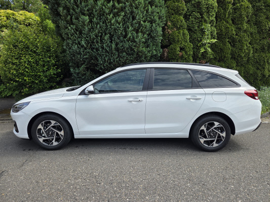 HYUNDAI i30 W 1.6 T-GDi AmpliaDCT-image-2