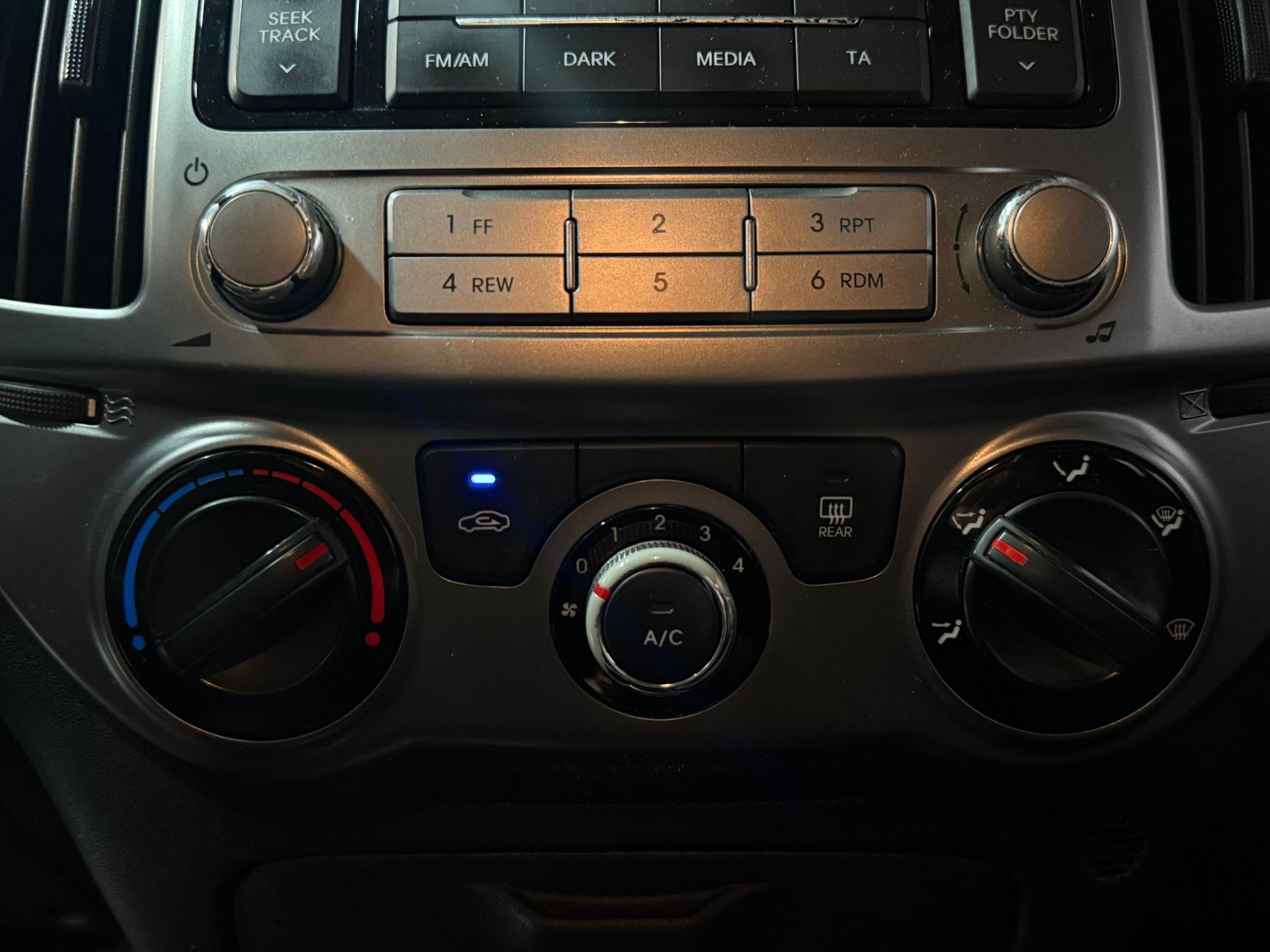 HYUNDAI i20 1.2 Comfort-image-11