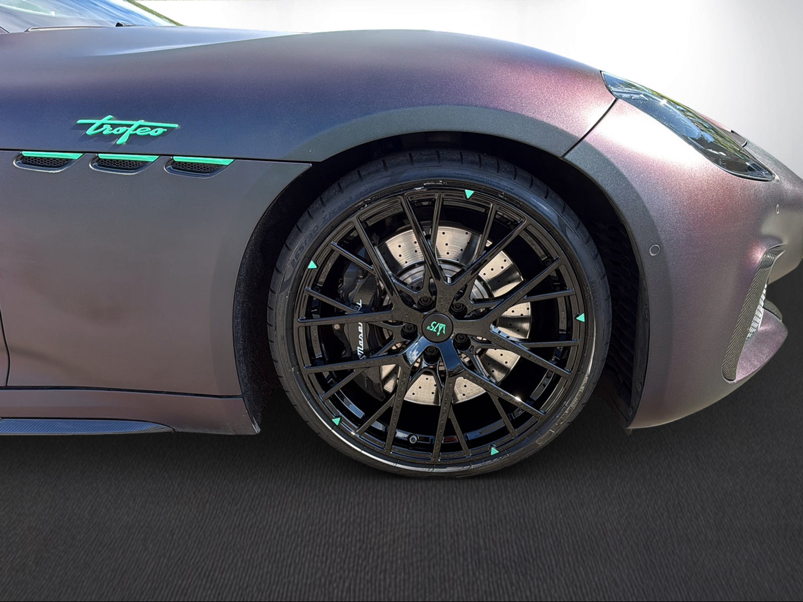 MASERATI GRANTURISMO PRIMASERIE TROFEO 75TH ANNIVERSARY | NERO COMETA FUORISIERIE-image-5
