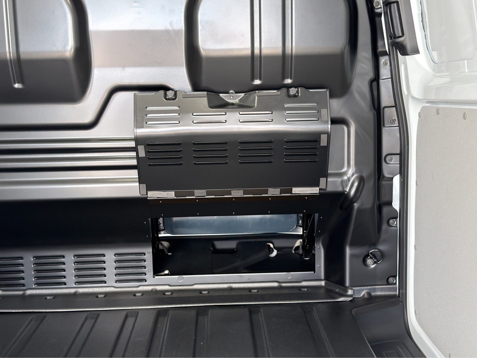 VW Transporter 2.0 TDI Automat-image-13