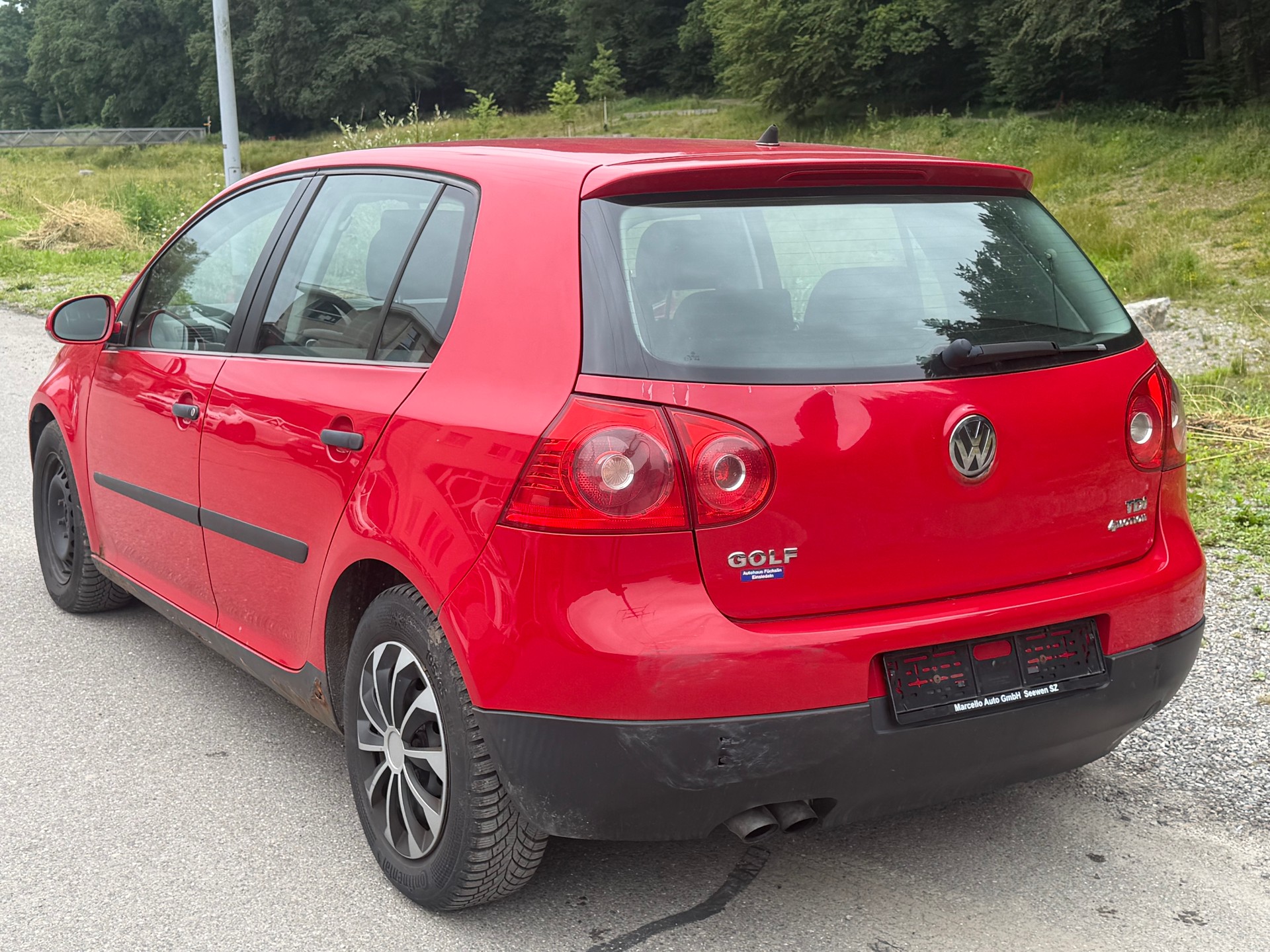 VW Golf 1.9 TDI Trend Edition 4Motion-image-2