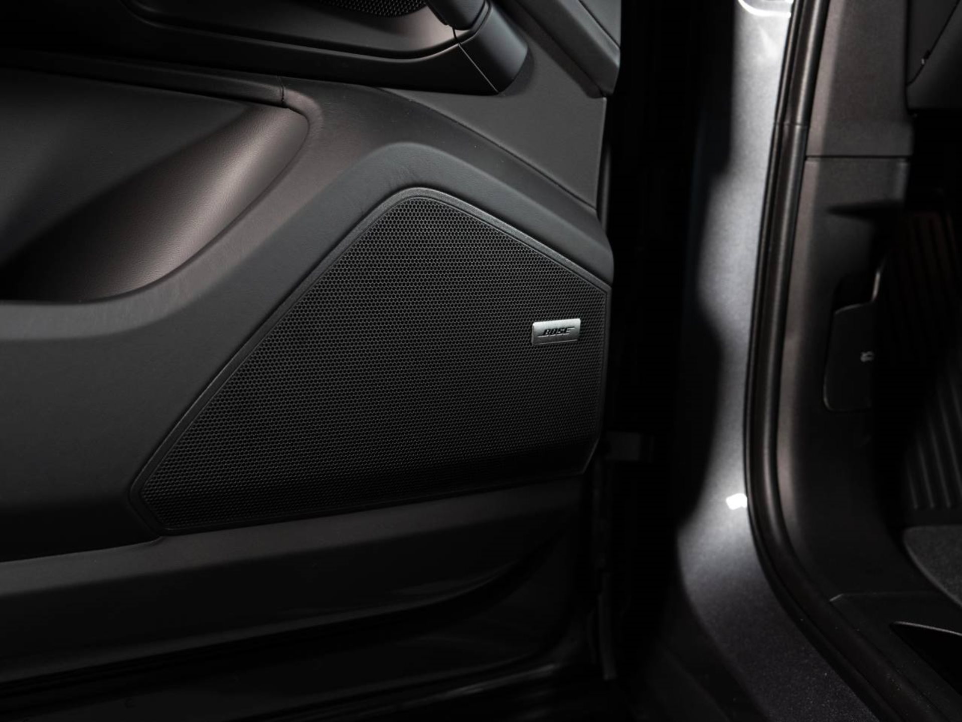PORSCHE Cayenne E-Hybrid Coupé Black Edition-image-18