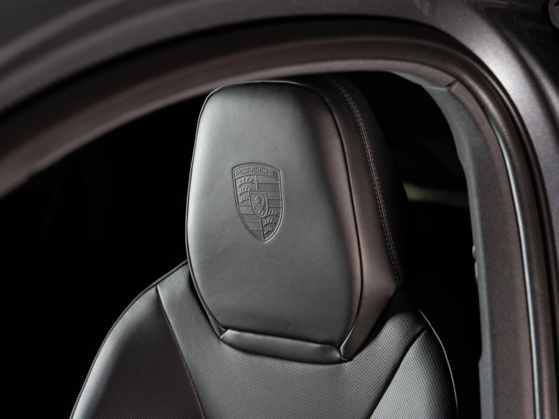 PORSCHE Cayenne E-Hybrid Coupé Black Edition-image-21
