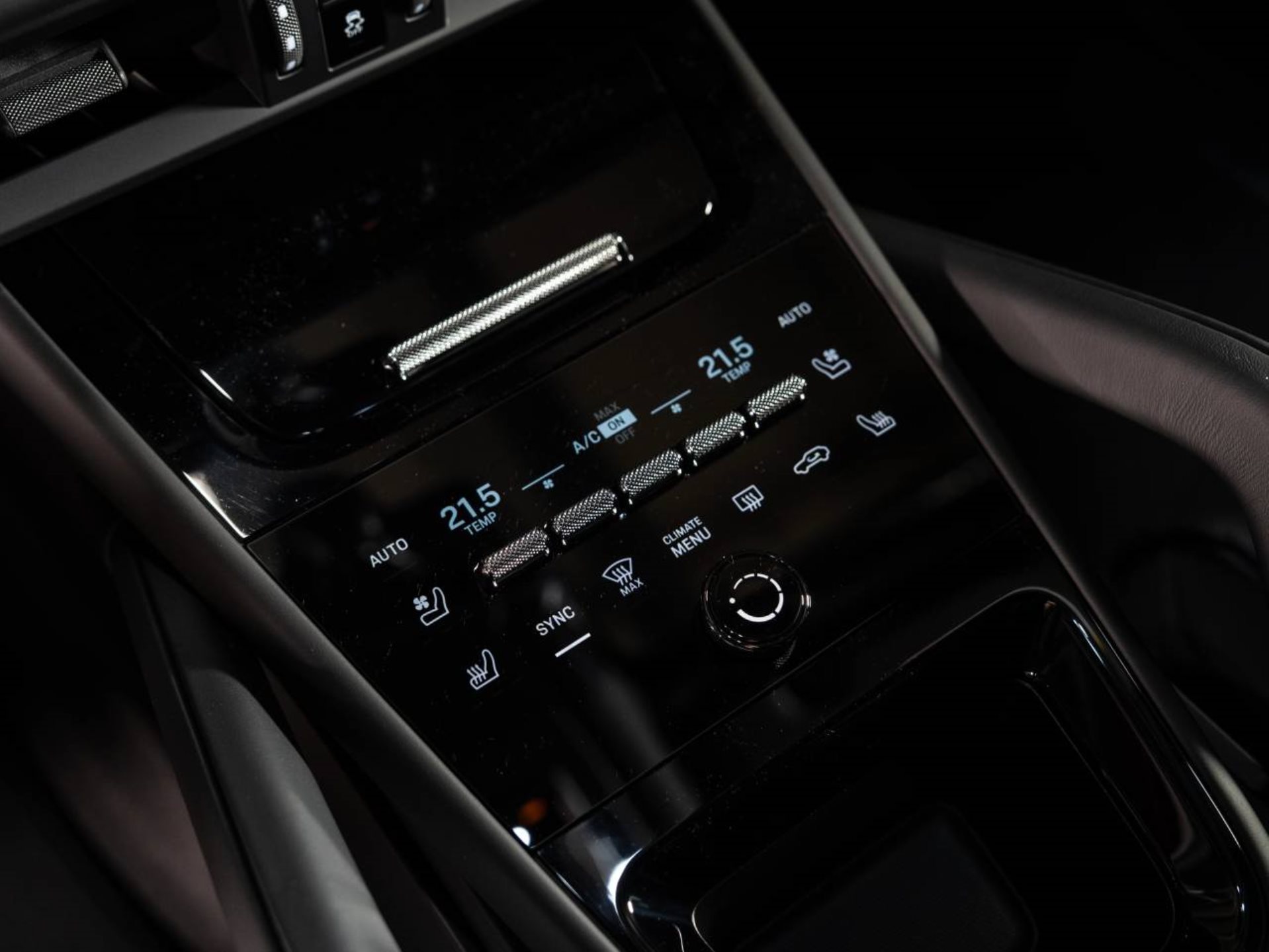 PORSCHE Cayenne E-Hybrid Coupé Black Edition-image-13