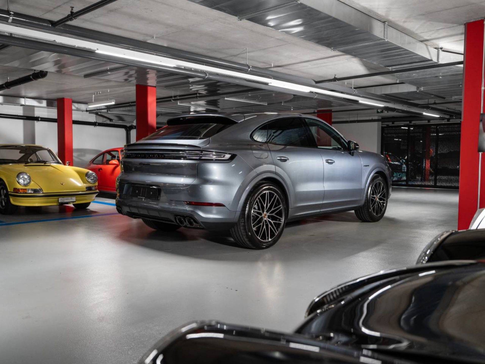 PORSCHE Cayenne E-Hybrid Coupé Black Edition-image-7