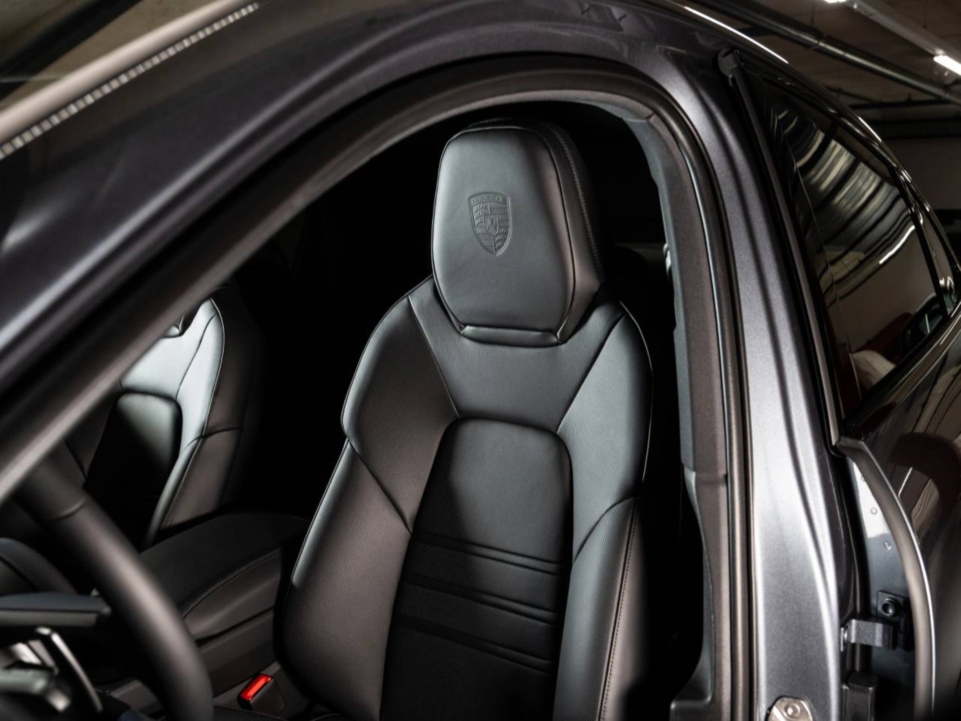 PORSCHE Cayenne E-Hybrid Coupé Black Edition-image-20