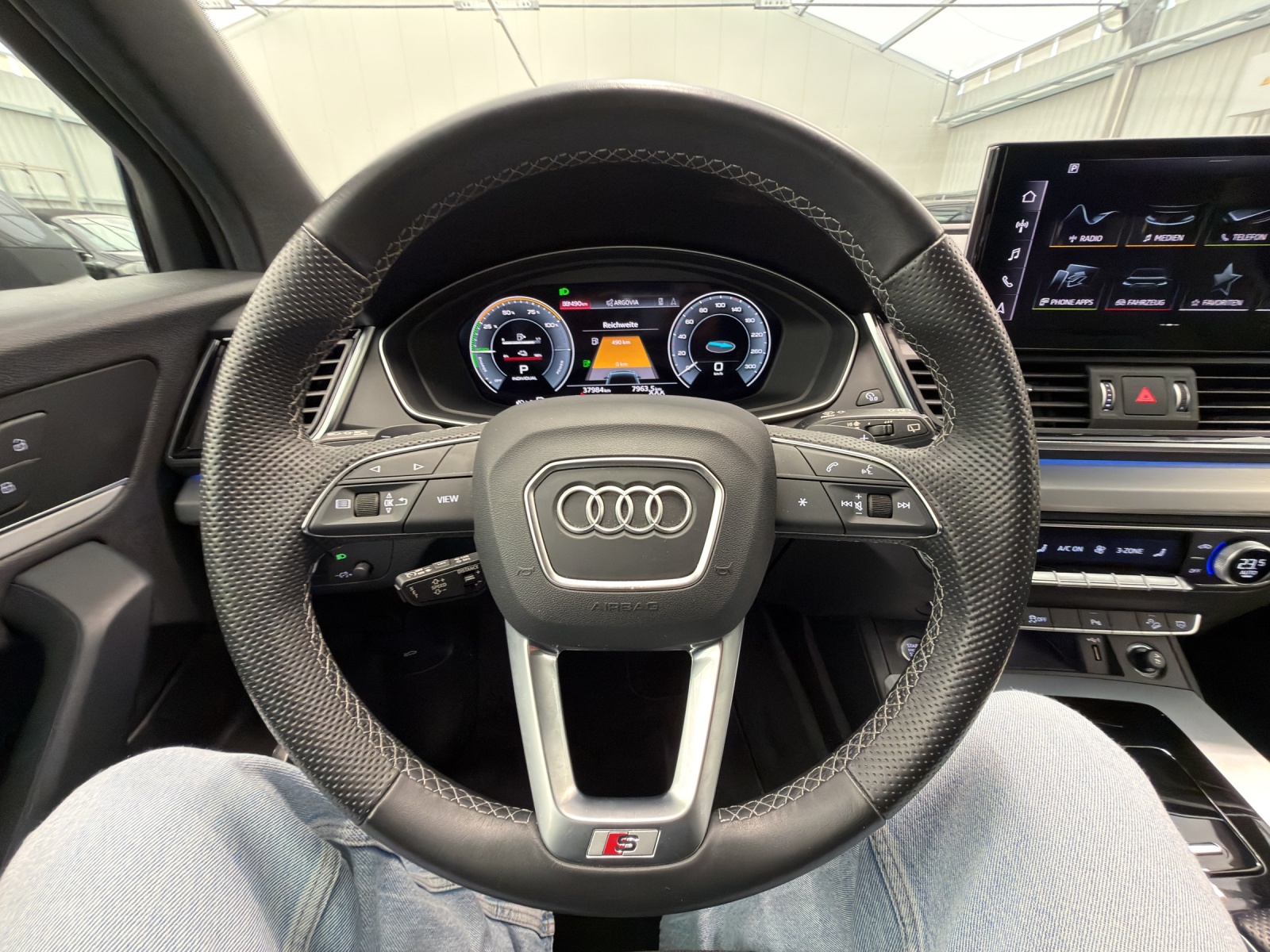 AUDI Q5 50 TFSI e PHEV S line quattro S-tronic - Luftfahrwerk - Matrix-LED - Garantie-image-11