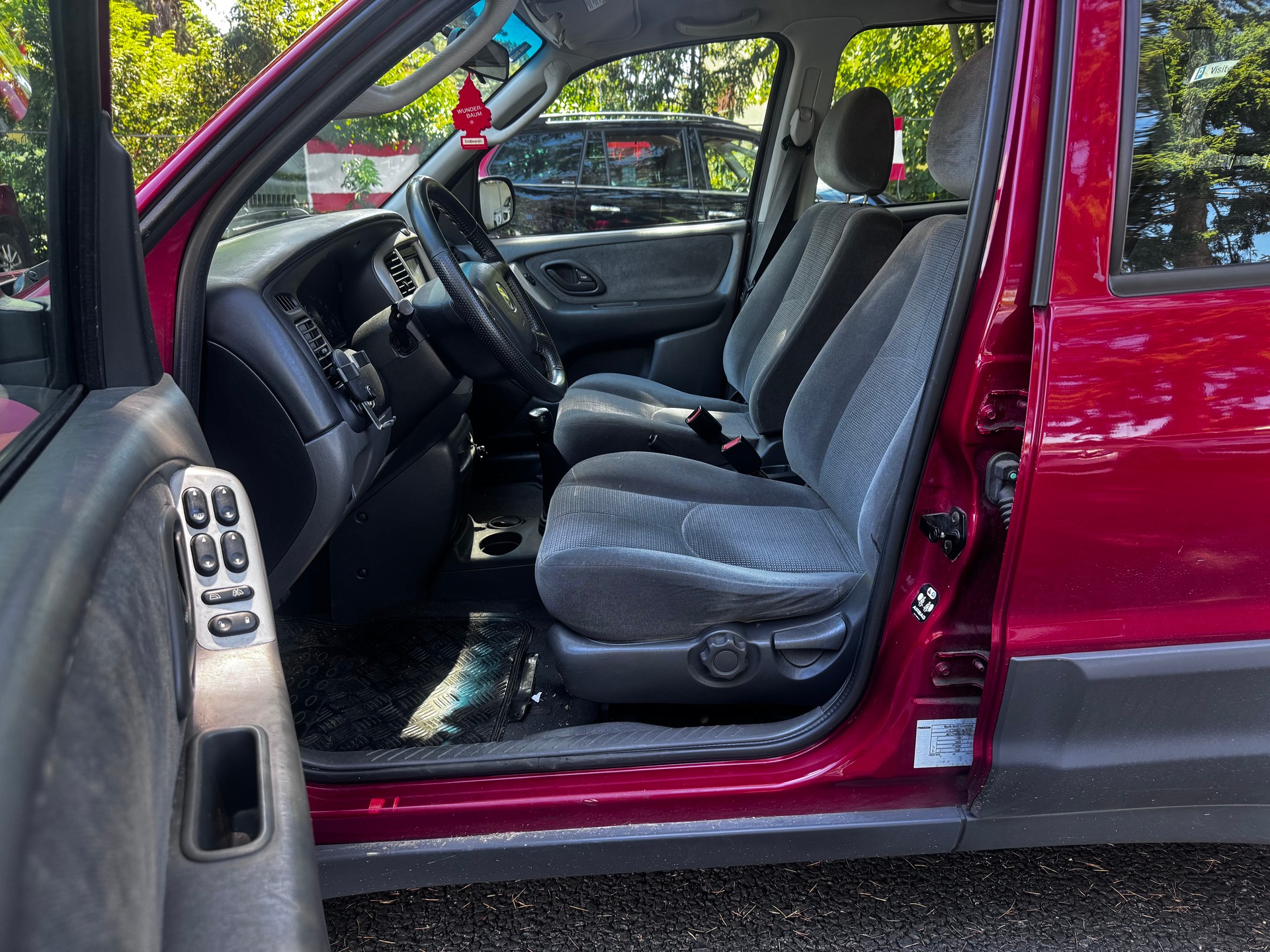 MAZDA Tribute 2.0 16V Comfort-image-5