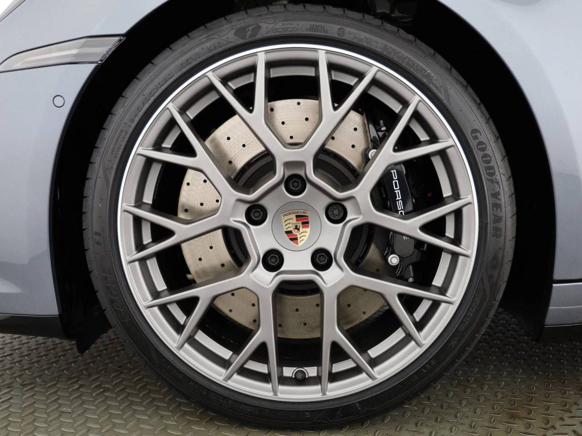 PORSCHE 911 Carrera S Cabriolet-image-5