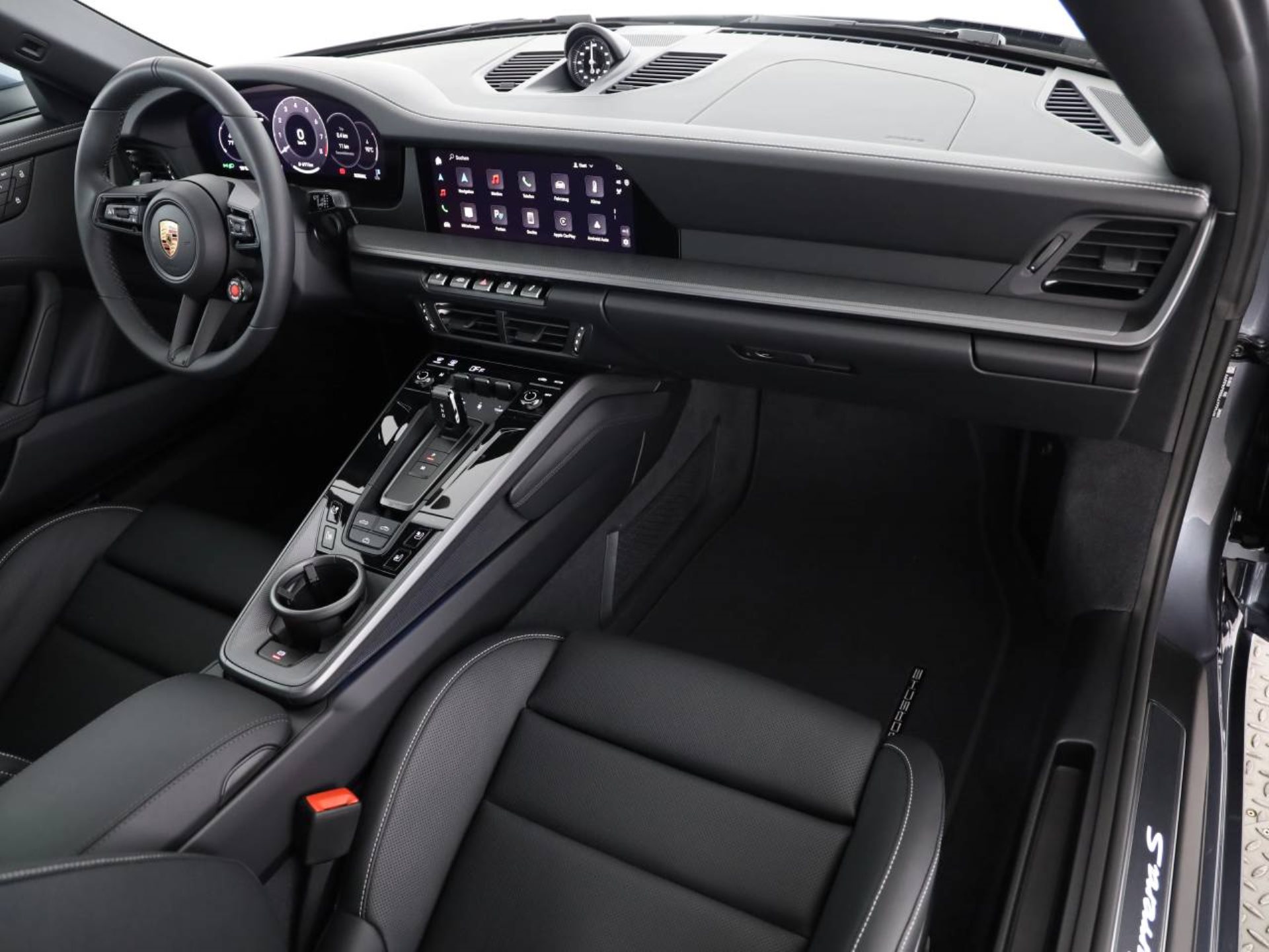 PORSCHE 911 Carrera S Cabriolet-image-13