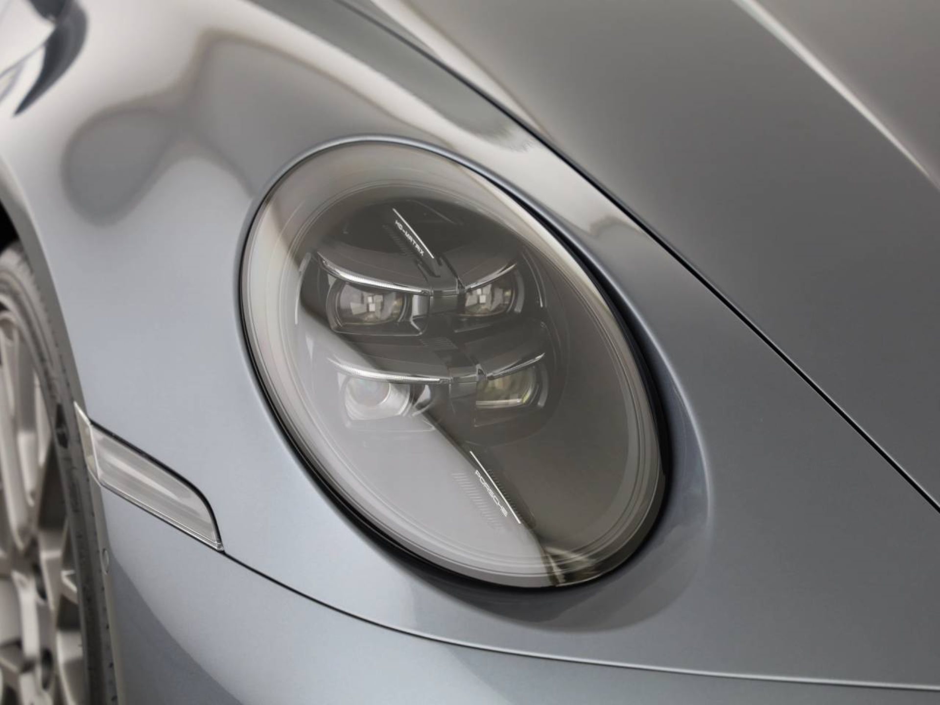 PORSCHE 911 Carrera S Cabriolet-image-18