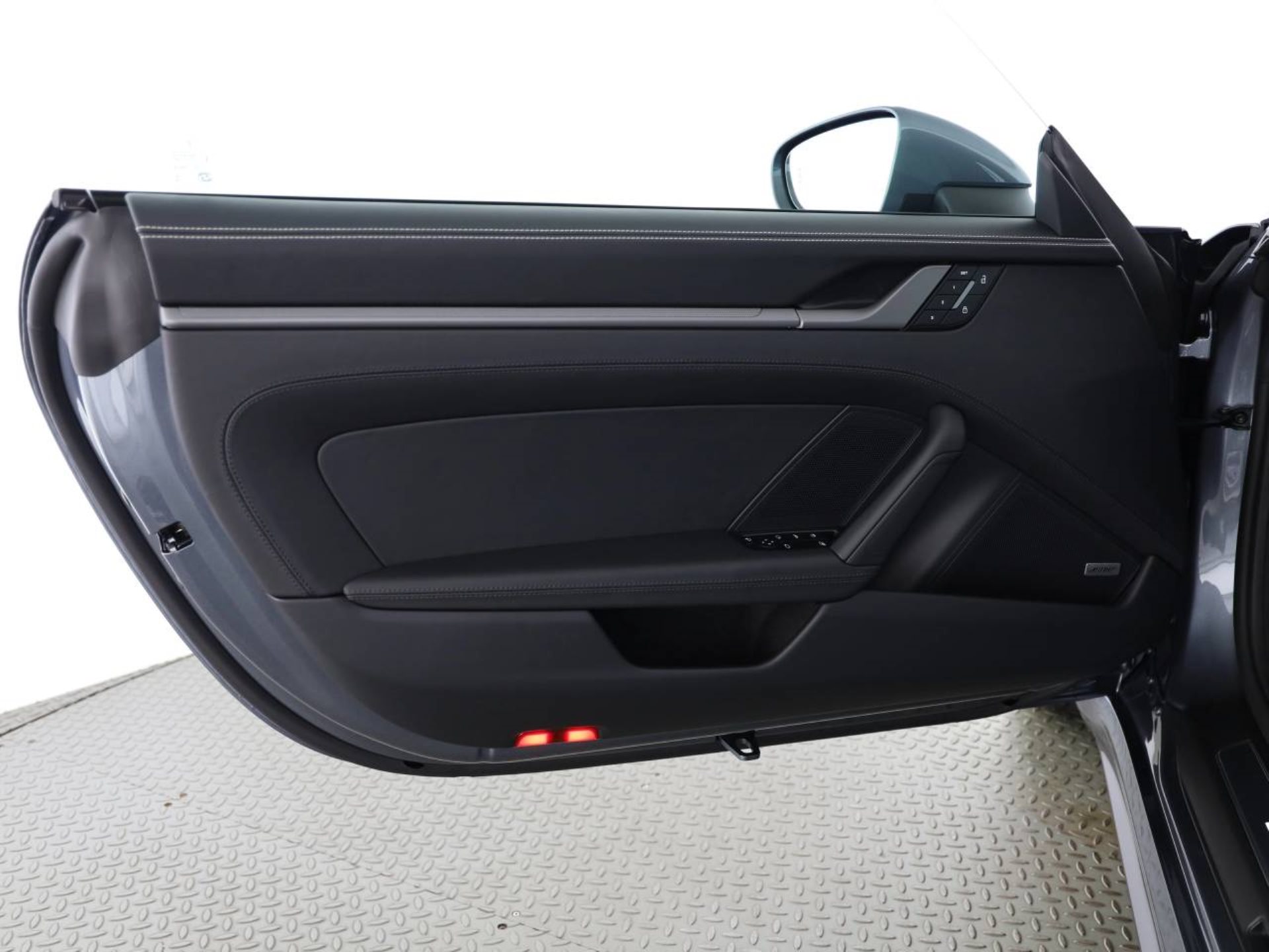 PORSCHE 911 Carrera S Cabriolet-image-9