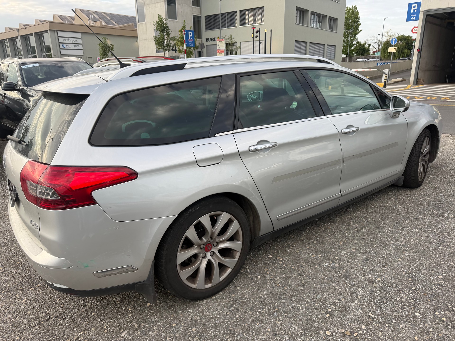 CITROEN C5 Tourer 3.0 HDi V6 Exclusive Automatic-image-3