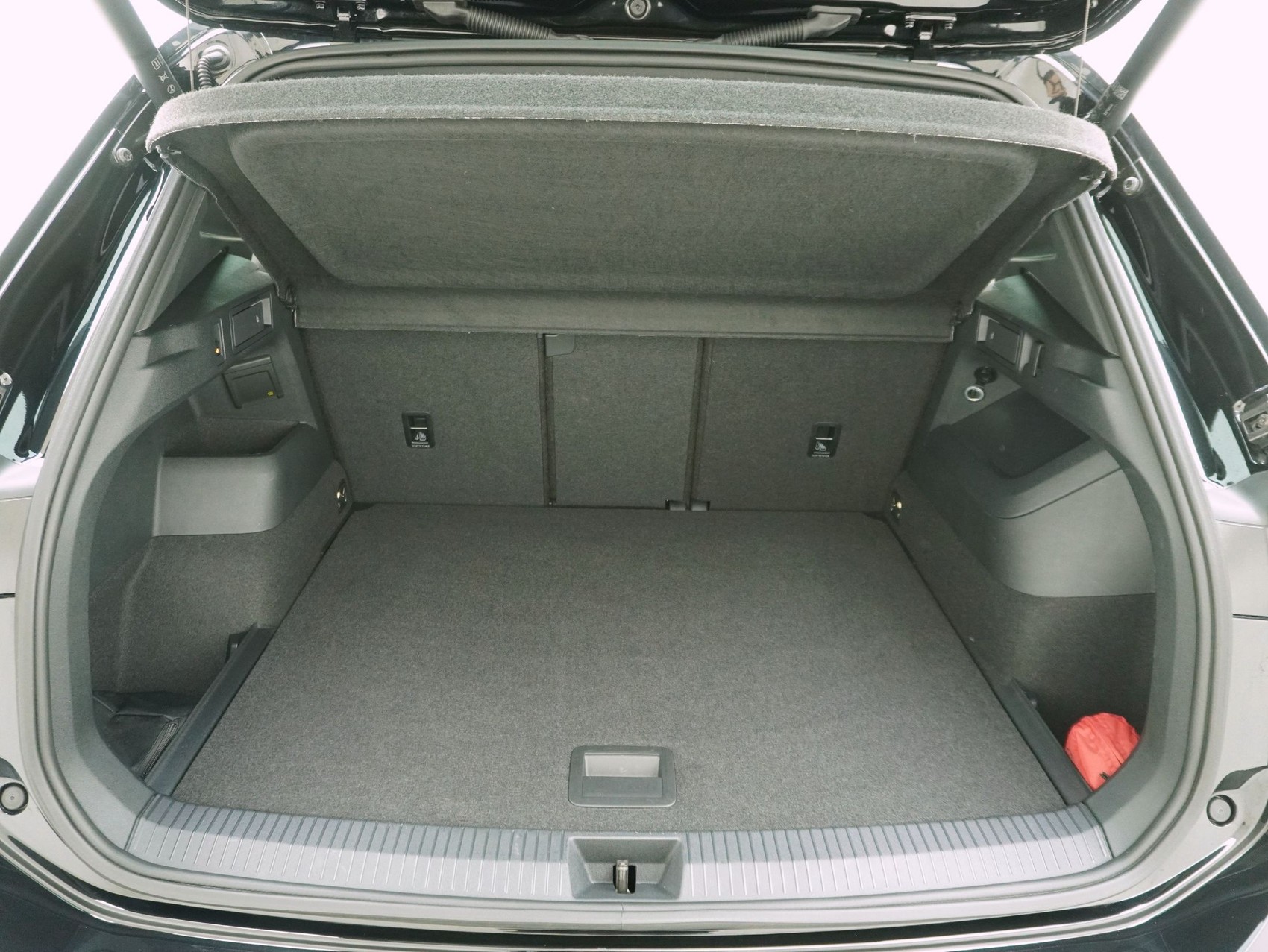 VW Tiguan 2.0 TSI DSG R-Line Black Style 4Motion **VW Werksgarantie bis 08/2030**-image-14
