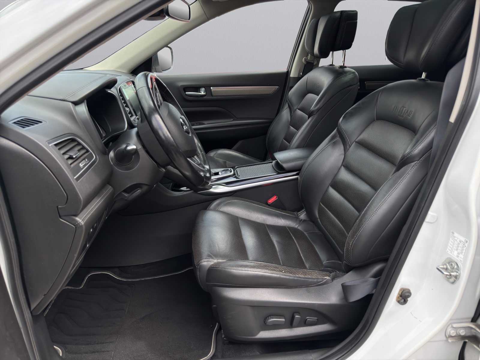 RENAULT Koleos 2.0 dCi Initiale X-Tronic 4WD-image-8