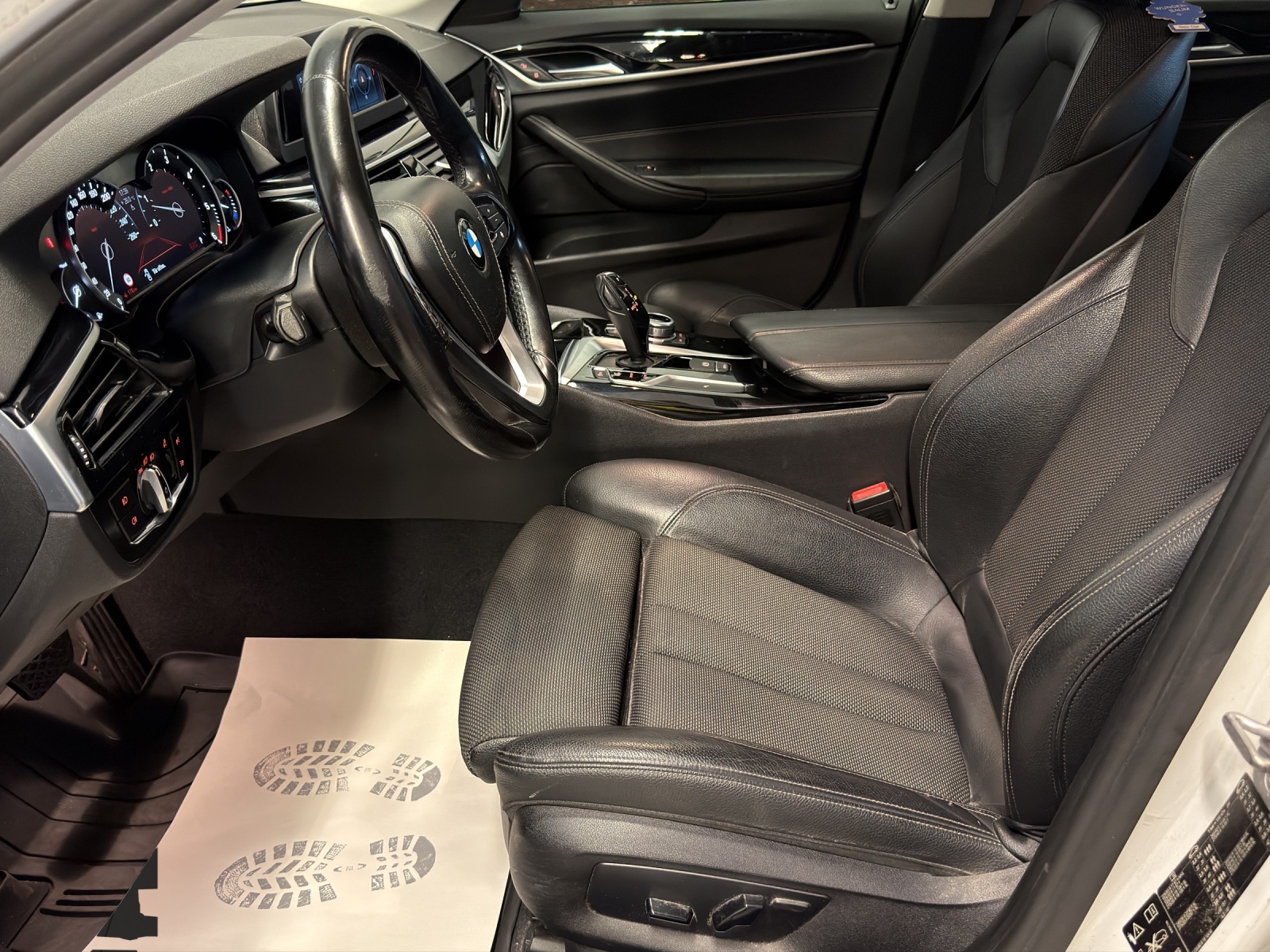 BMW 530d xDrive Touring Sport Line Steptronic-image-8