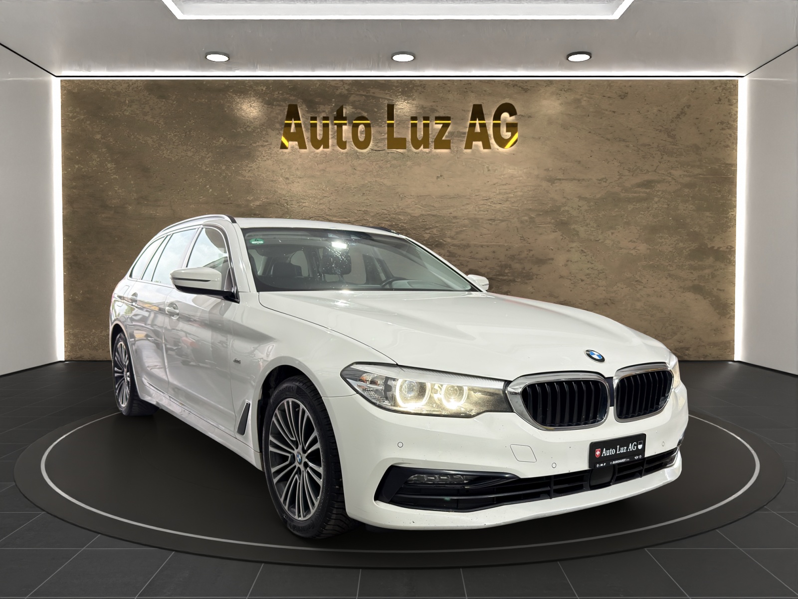 BMW 530d xDrive Touring Sport Line Steptronic-image-6
