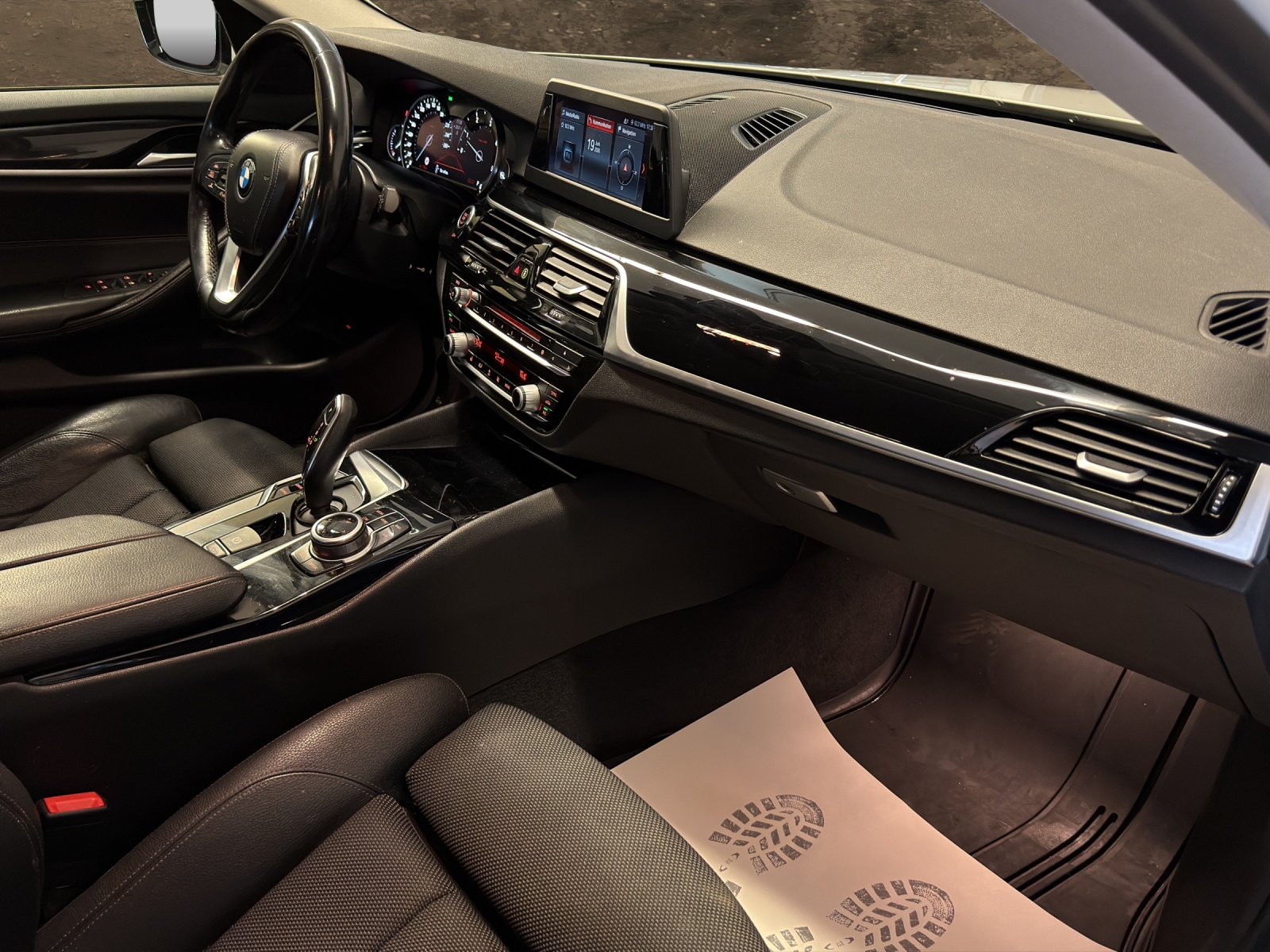 BMW 530d xDrive Touring Sport Line Steptronic-image-12