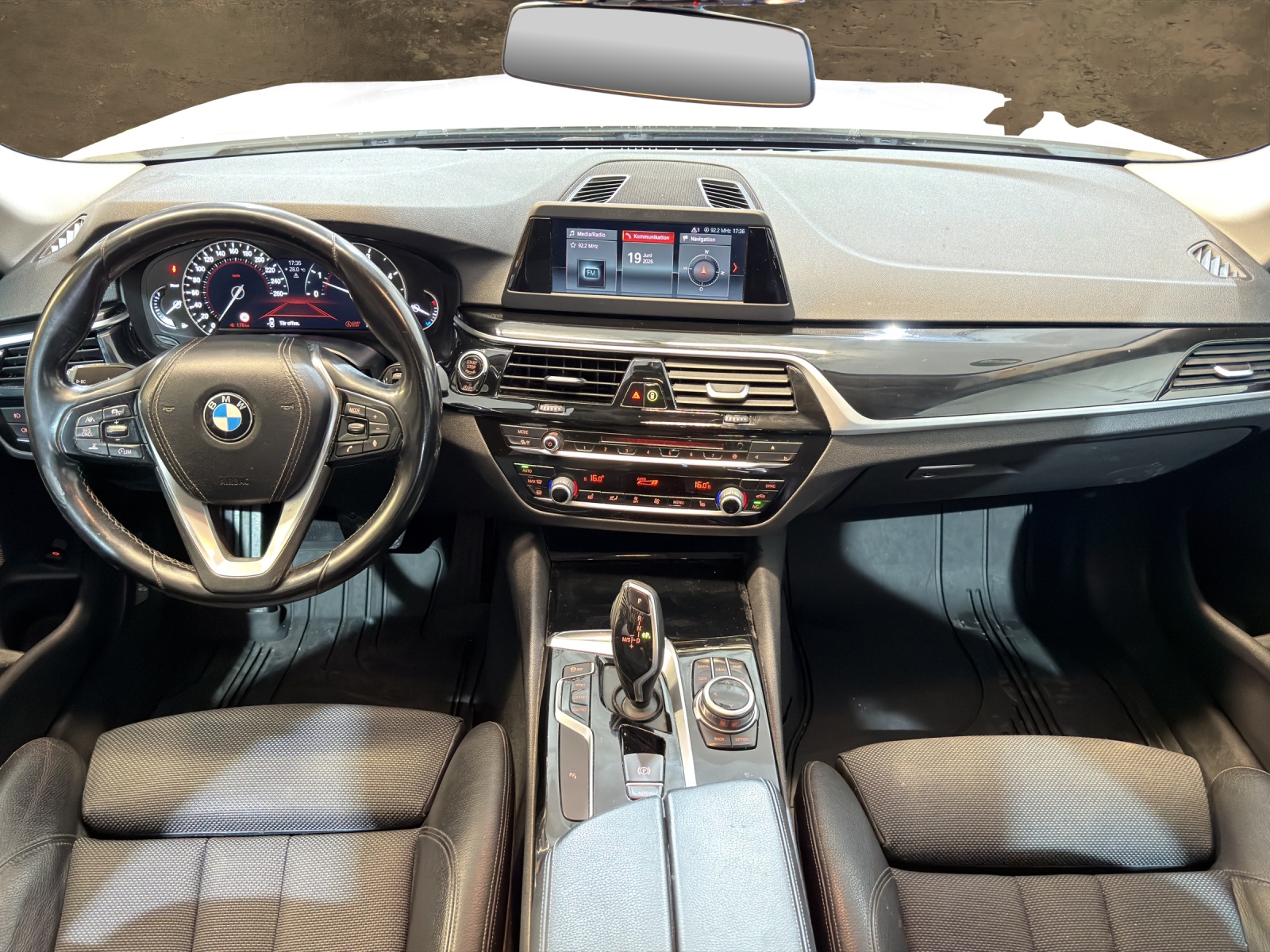BMW 530d xDrive Touring Sport Line Steptronic-showroom-element-3