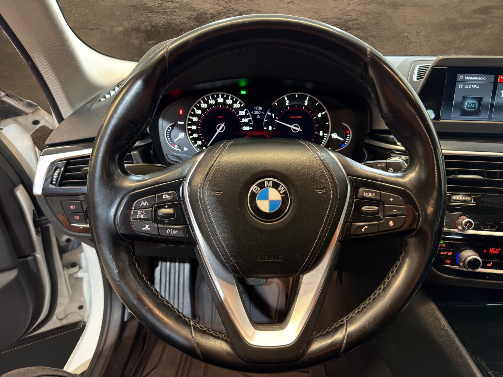 BMW 530d xDrive Touring Sport Line Steptronic-image-9