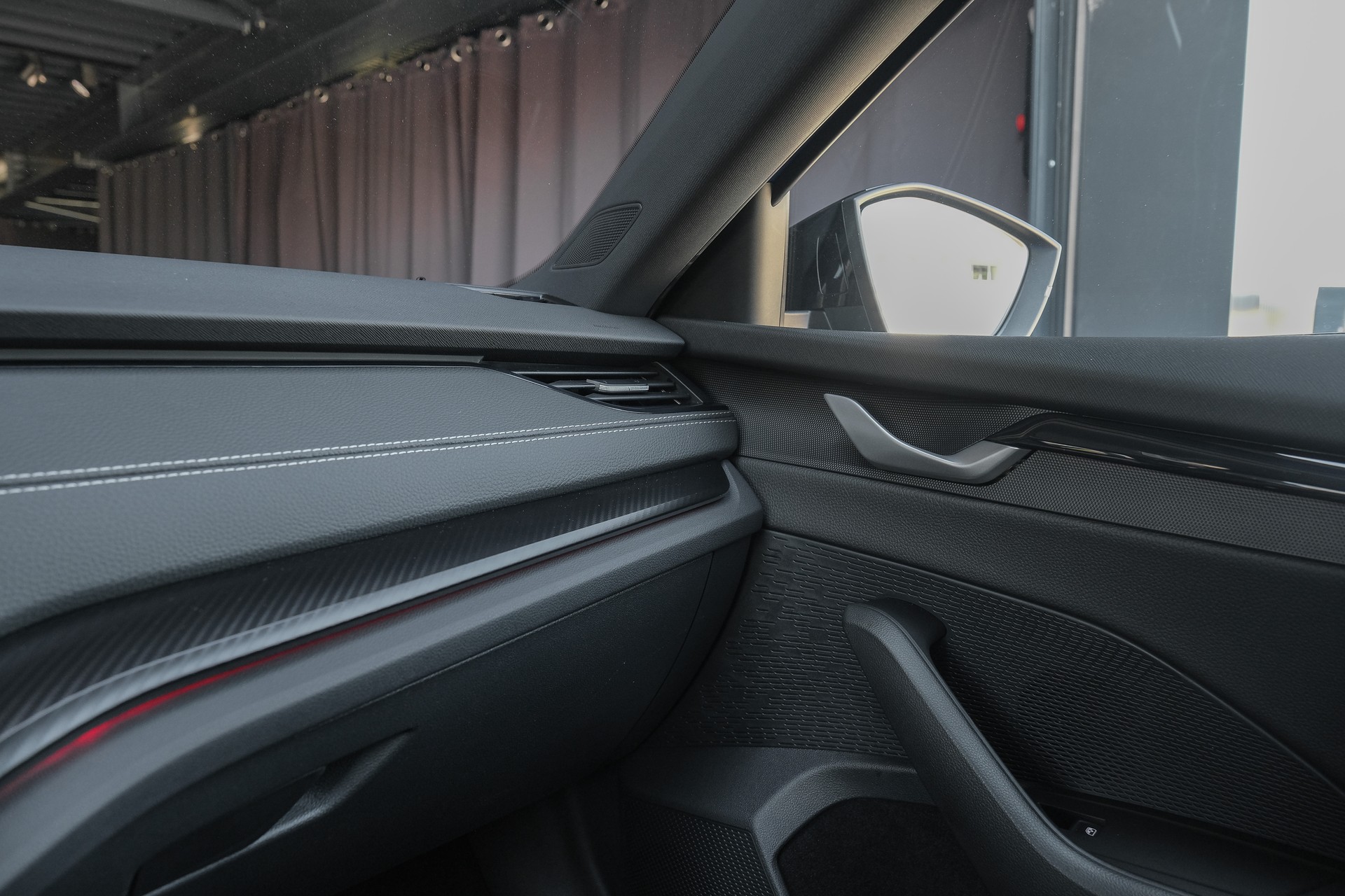 SKODA Octavia Limousine 1.5 TSI mHEV DSG SportLine-image-22