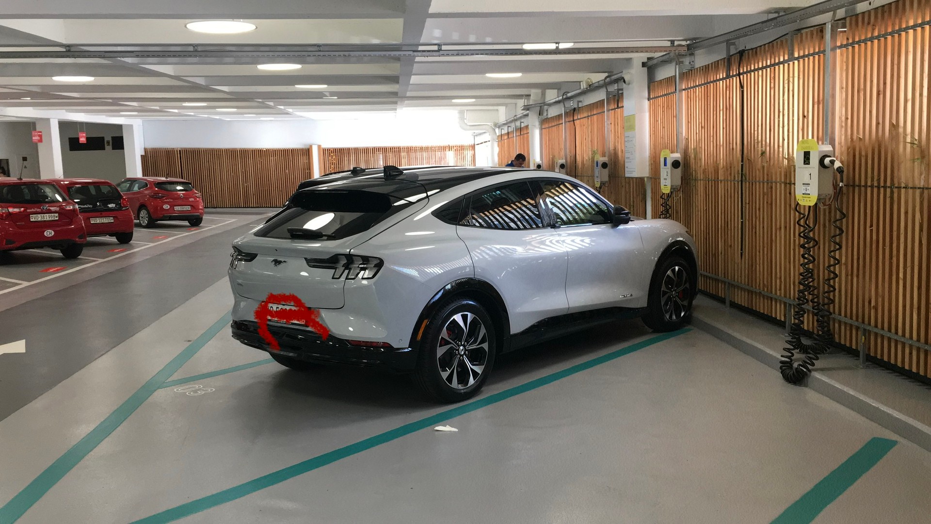 FORD Standard AWD premium